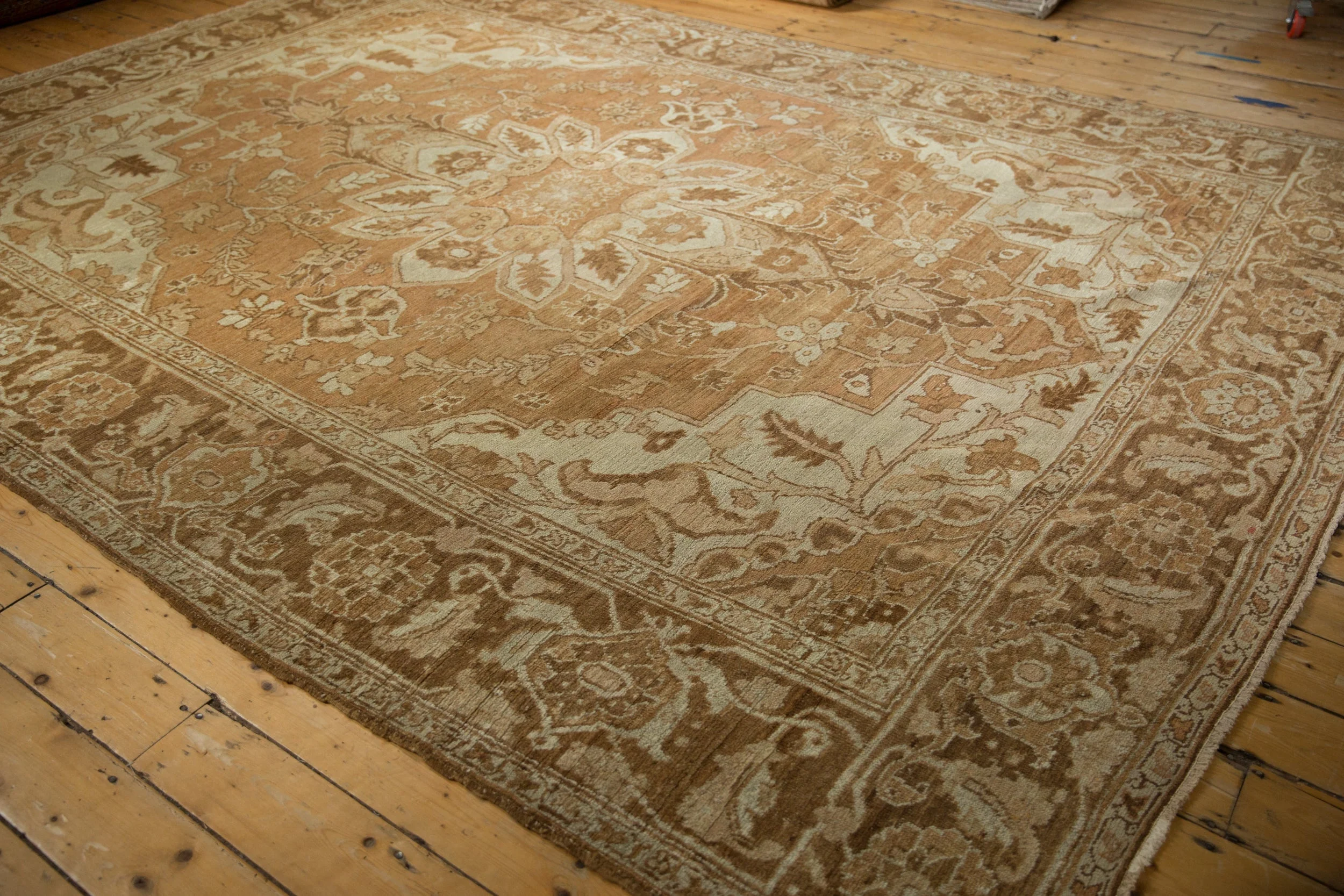 9x12.5 Vintage Distressed Heriz Carpet - Image 9