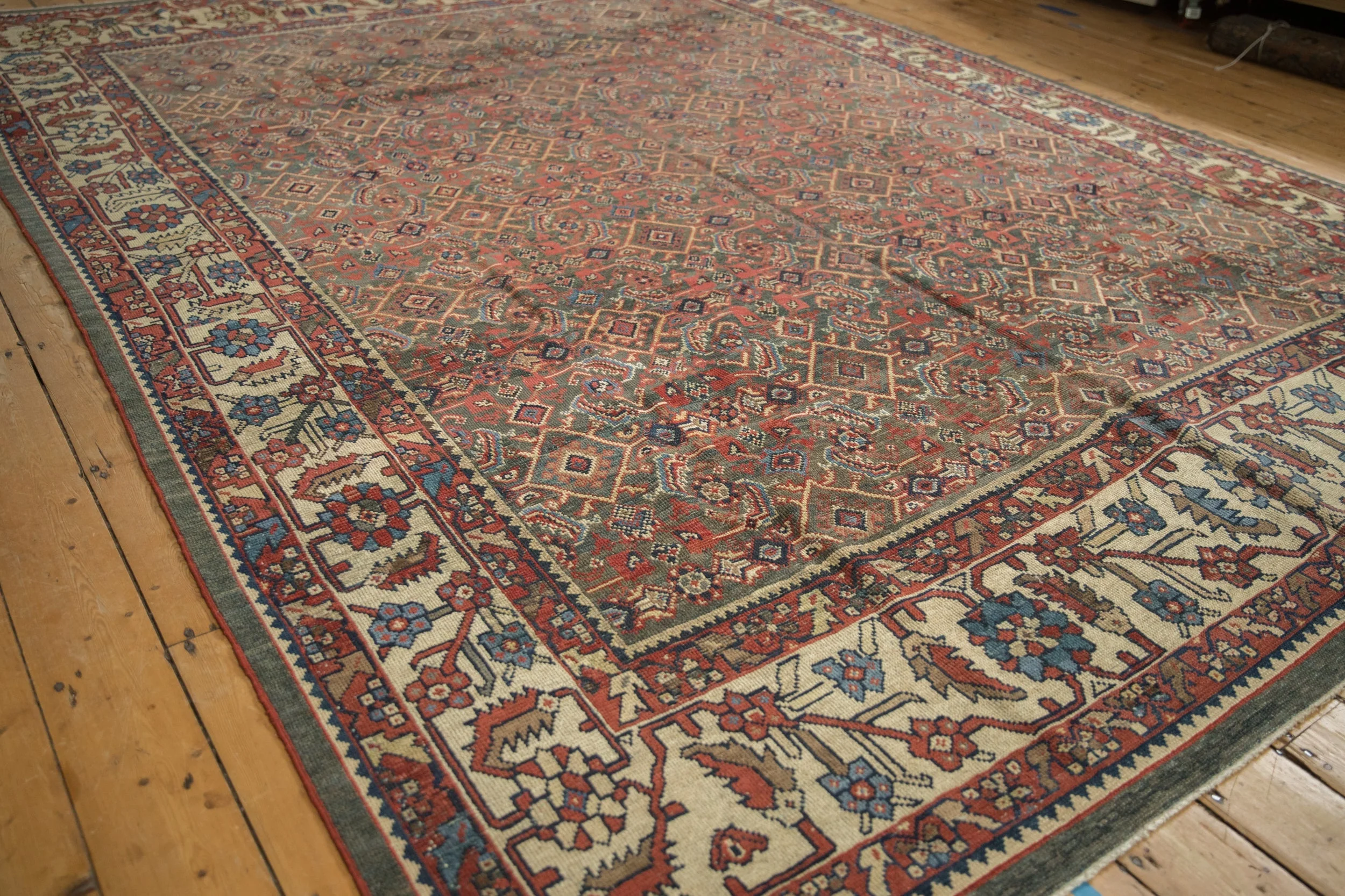 9x12.5 Vintage Distressed Mahal Carpet - Image 4
