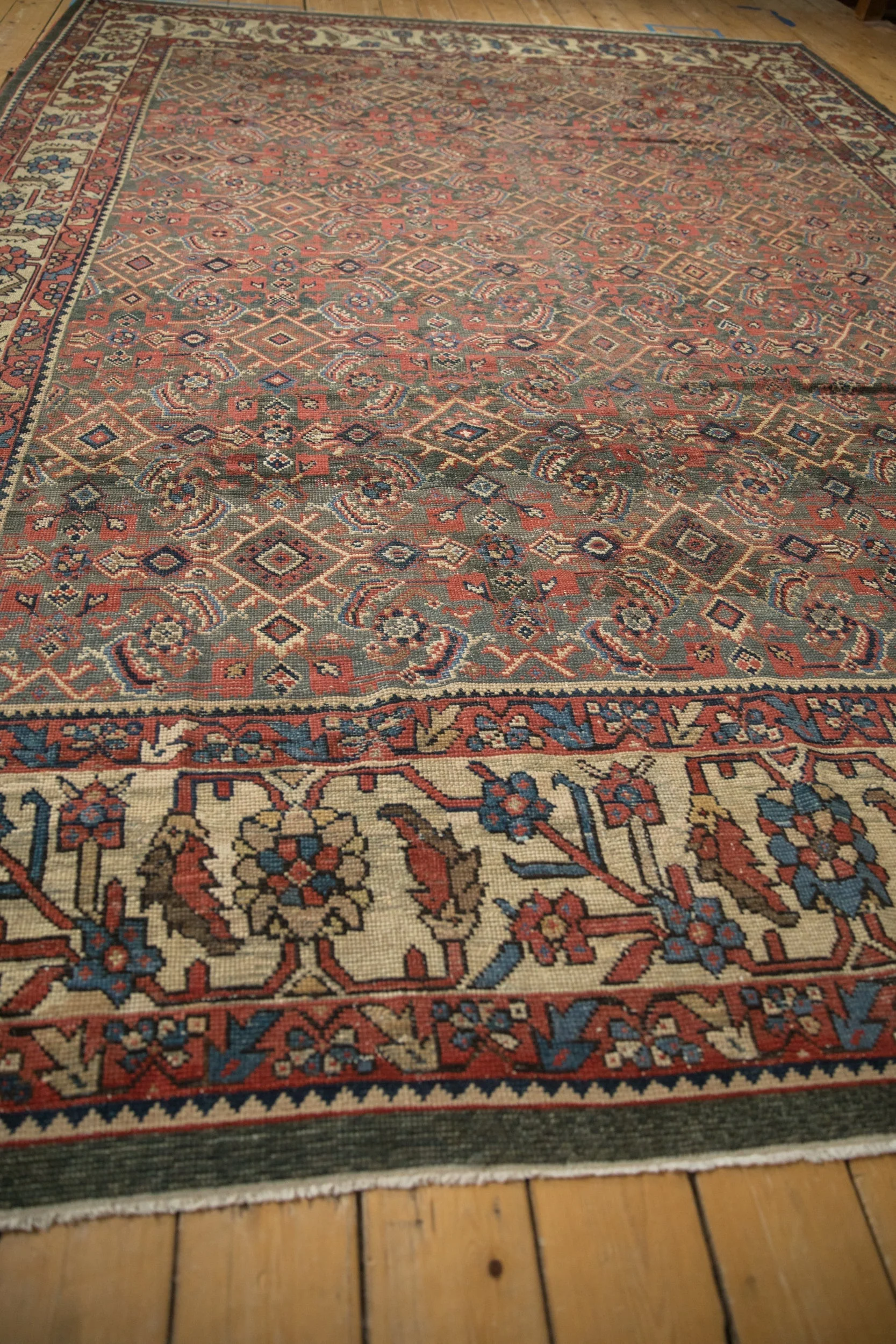 9x12.5 Vintage Distressed Mahal Carpet - Image 9