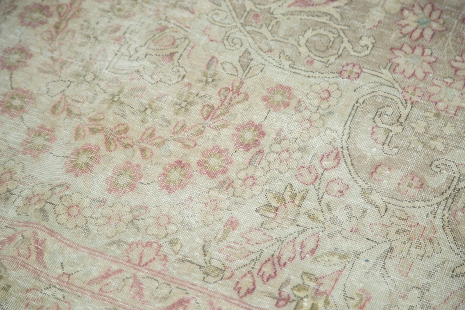 9x12.5 Vintage Distressed Meshed Carpet - Image 10