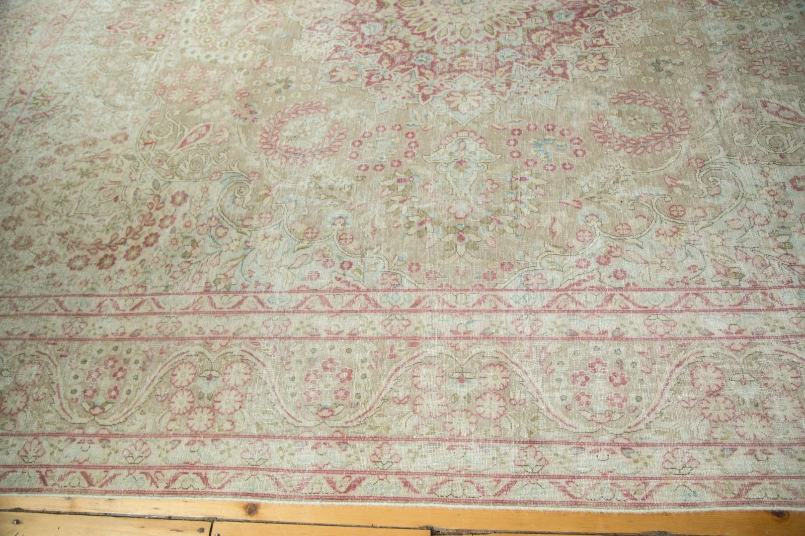 9x12.5 Vintage Distressed Meshed Carpet - Image 17