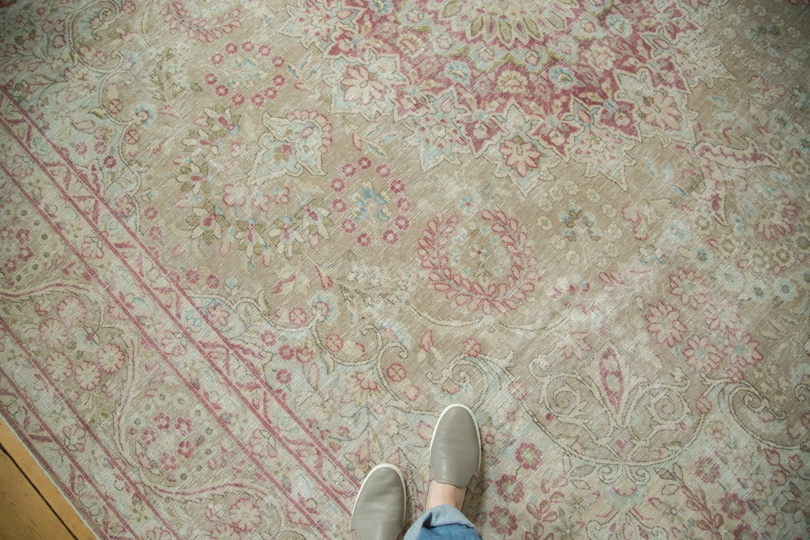 9x12.5 Vintage Distressed Meshed Carpet - Image 3
