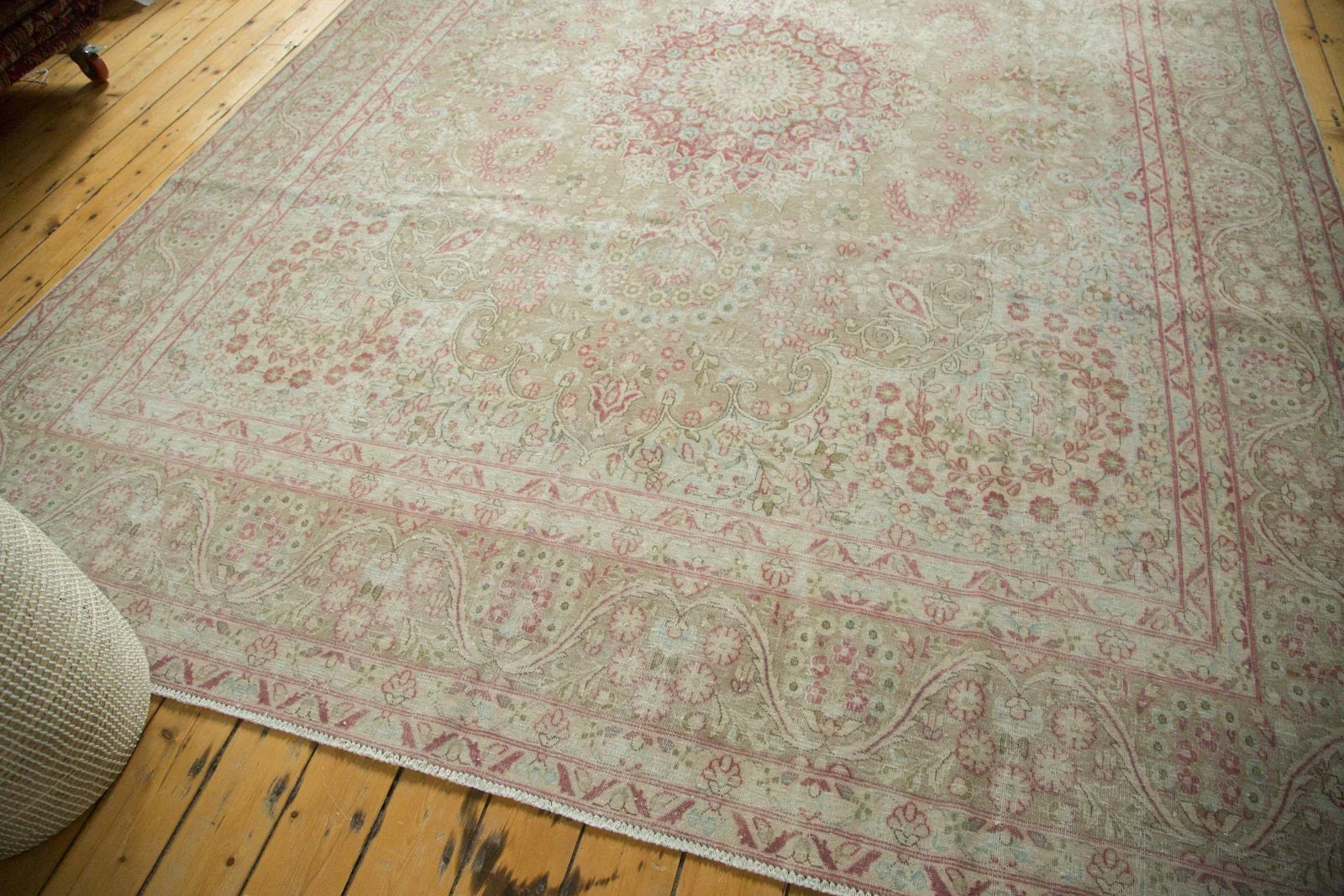 9x12.5 Vintage Distressed Meshed Carpet - Image 5