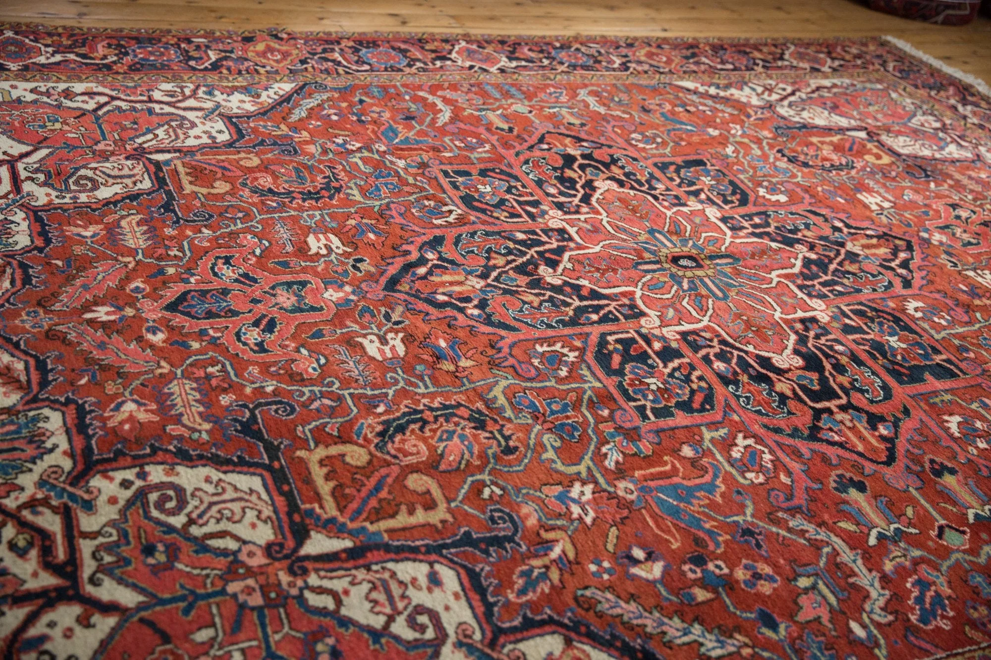 9x12 Vintage Heriz Carpet - Image 10