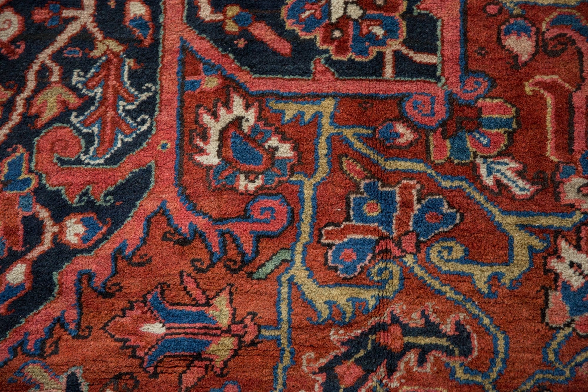 9x12 Vintage Heriz Carpet - Image 11