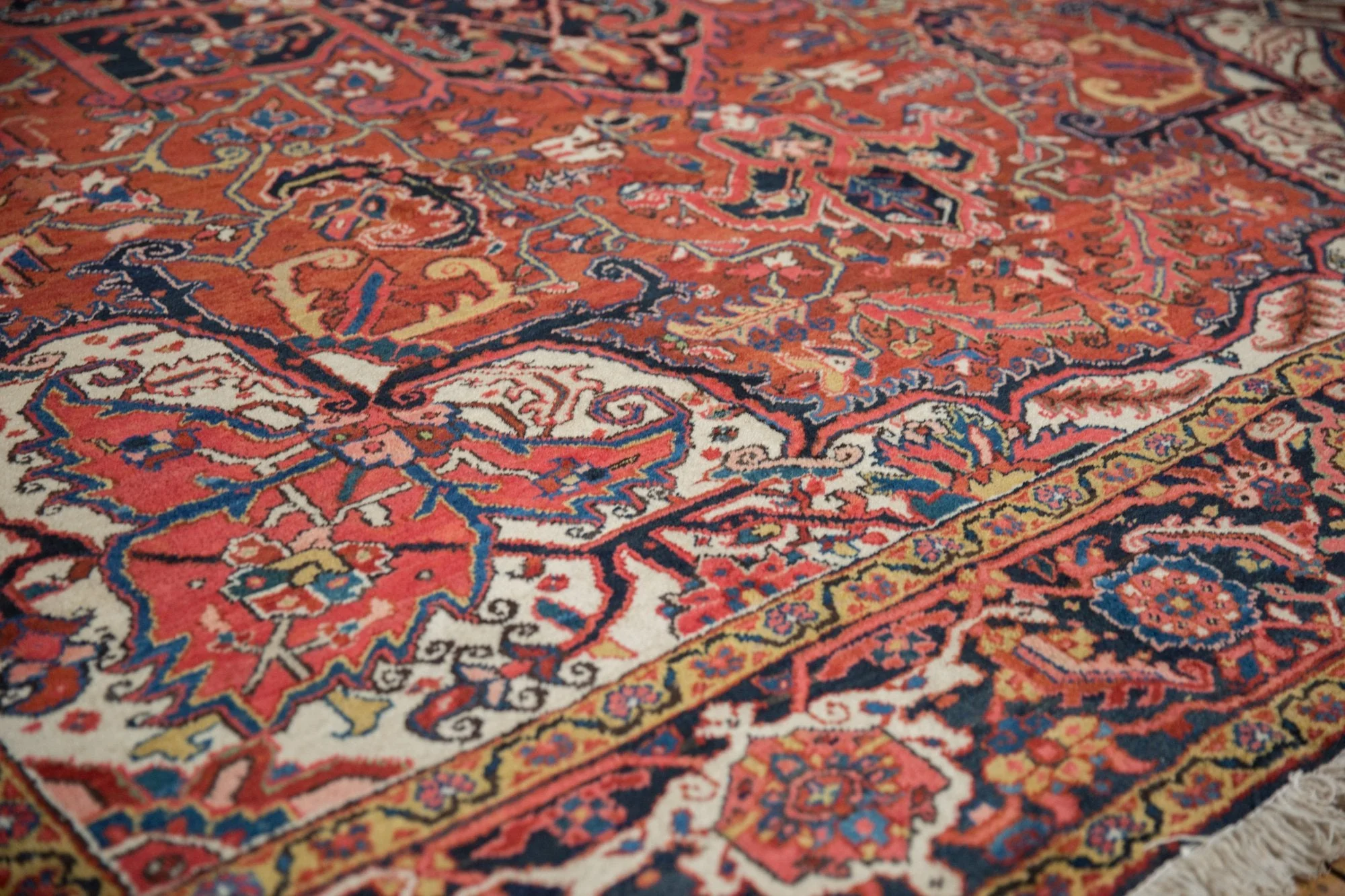 9x12 Vintage Heriz Carpet - Image 4