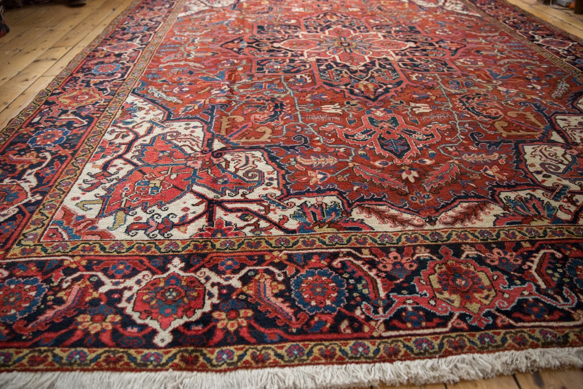 9x12 Vintage Heriz Carpet - Image 6