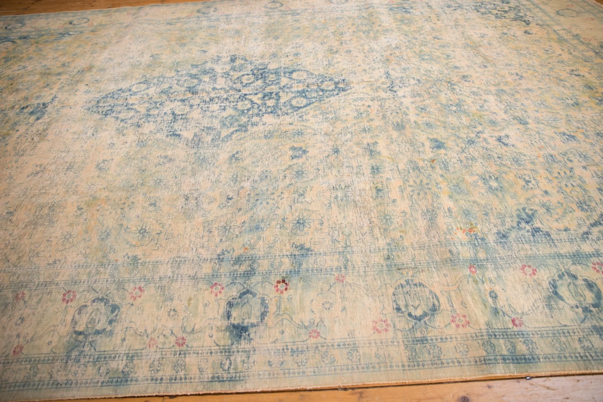 9x14.5 Vintage Distressed Bulgarian Herati Design Carpet - Image 9