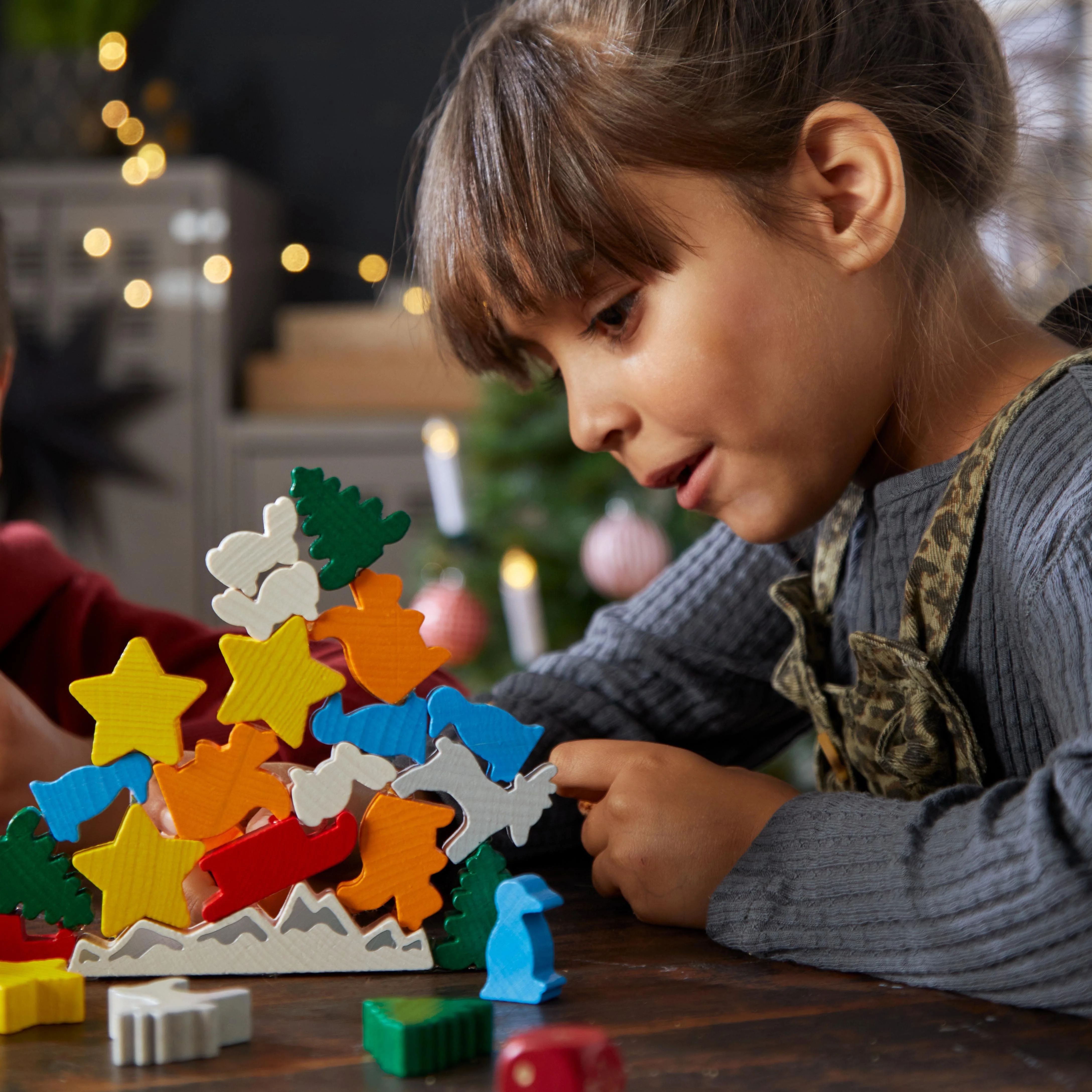 Animal Upon Animal Christmas Stacking Game - Image 3