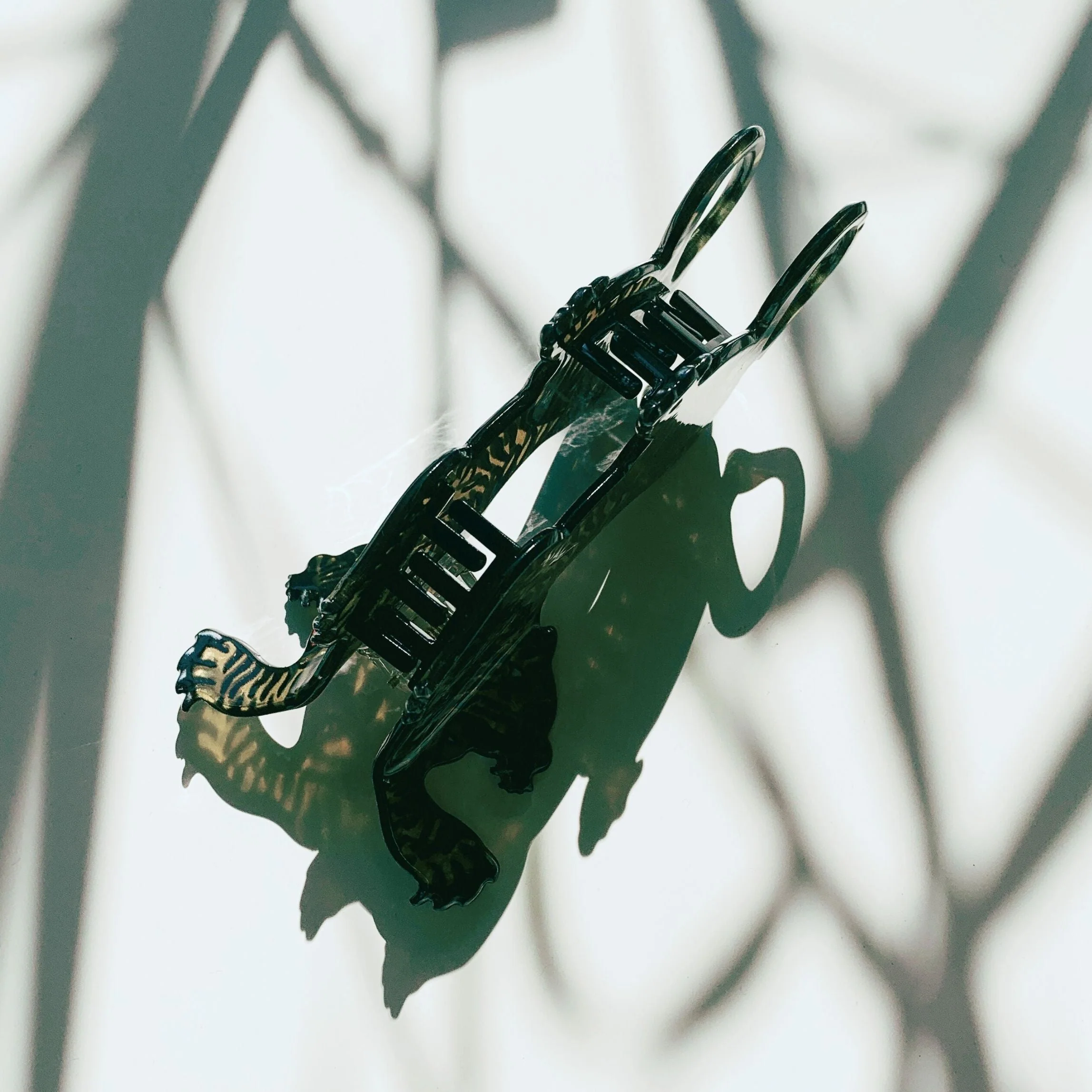 "Attack" Style Tiger Hair Clip - Image 4