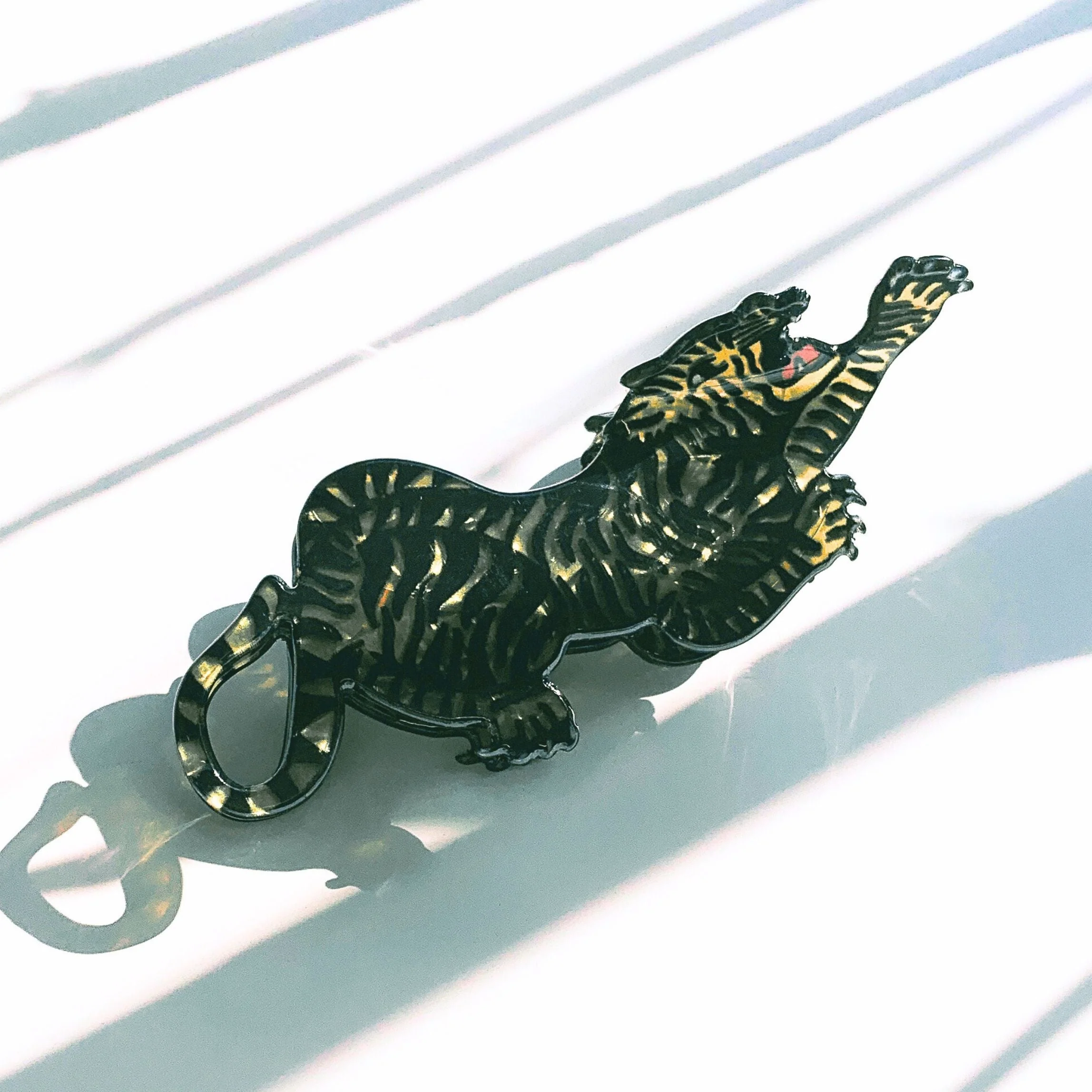 "Attack" Style Tiger Hair Clip - Image 6