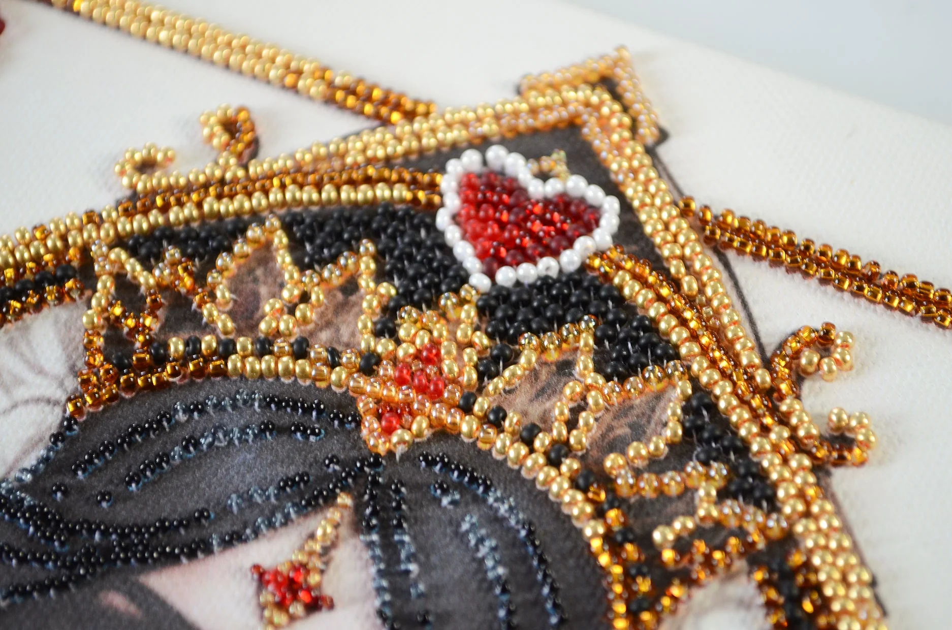Bead Embroidery Kit - Queen of hearts AB-940 - Image 2