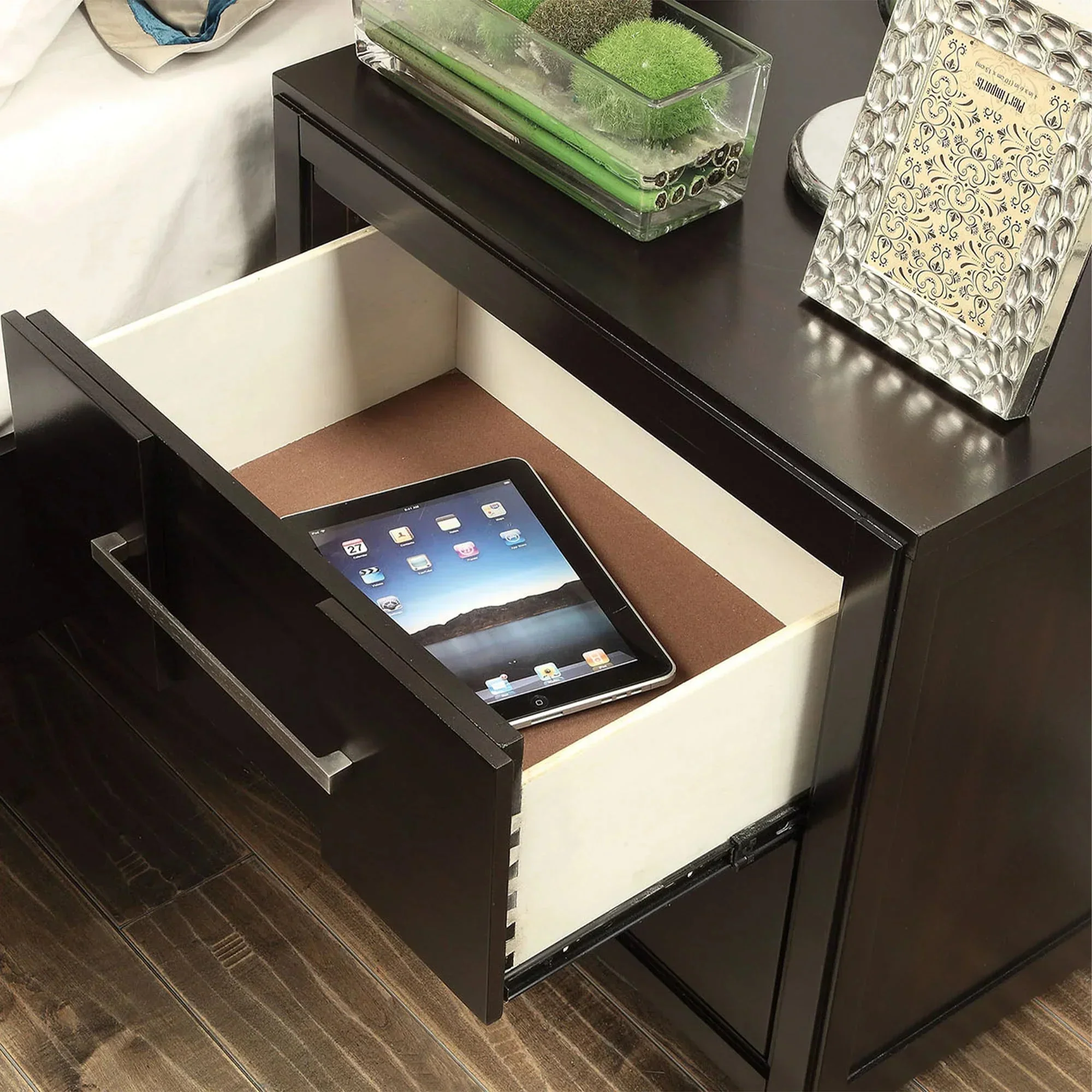 Berenice 23" Transitional Solid Wood 2-Drawer Nightstand - Image 22