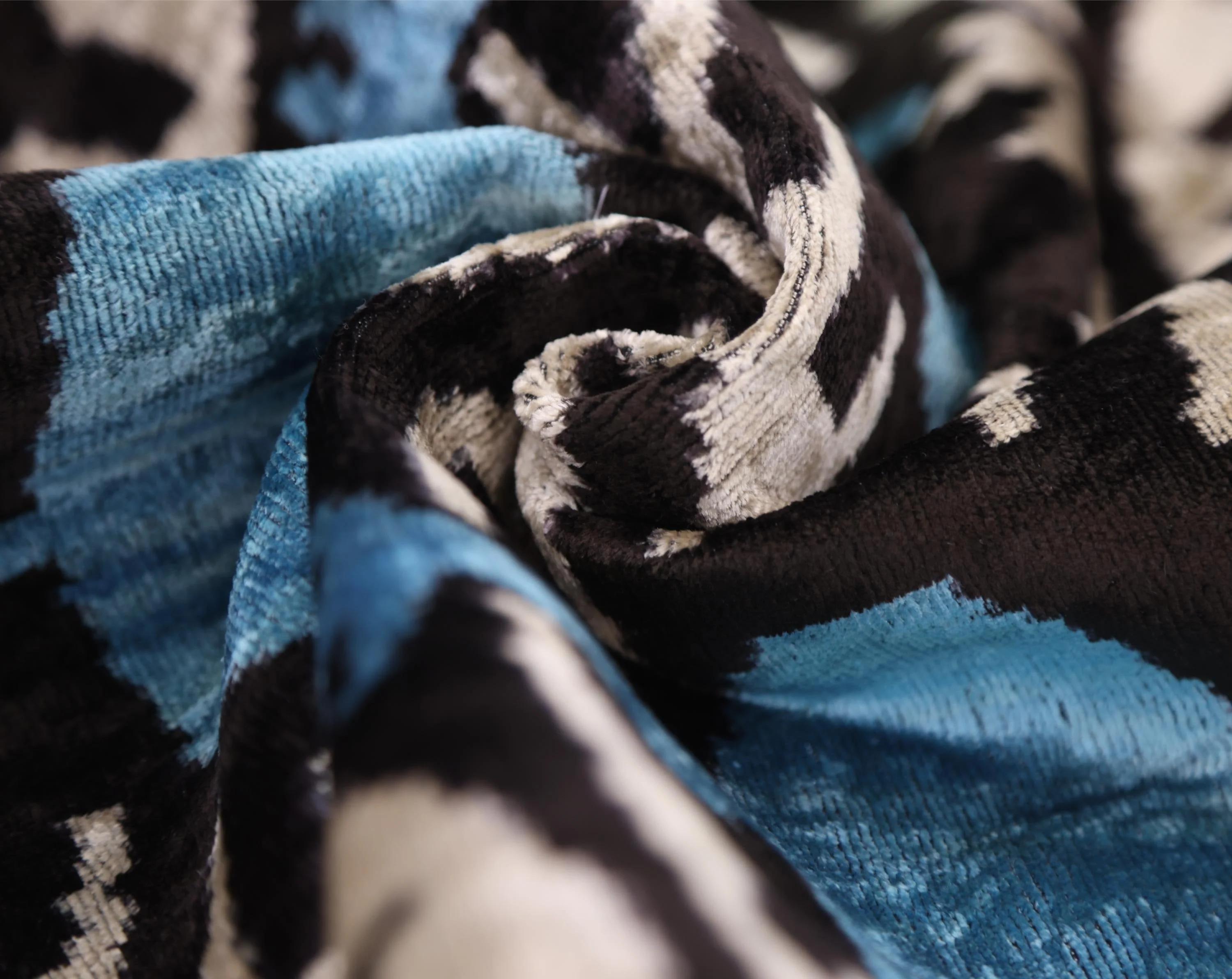Blue Black Geometric Silk Velvet Pillow – 20x20 Handmade Ikat Throw Cushion - Image 7