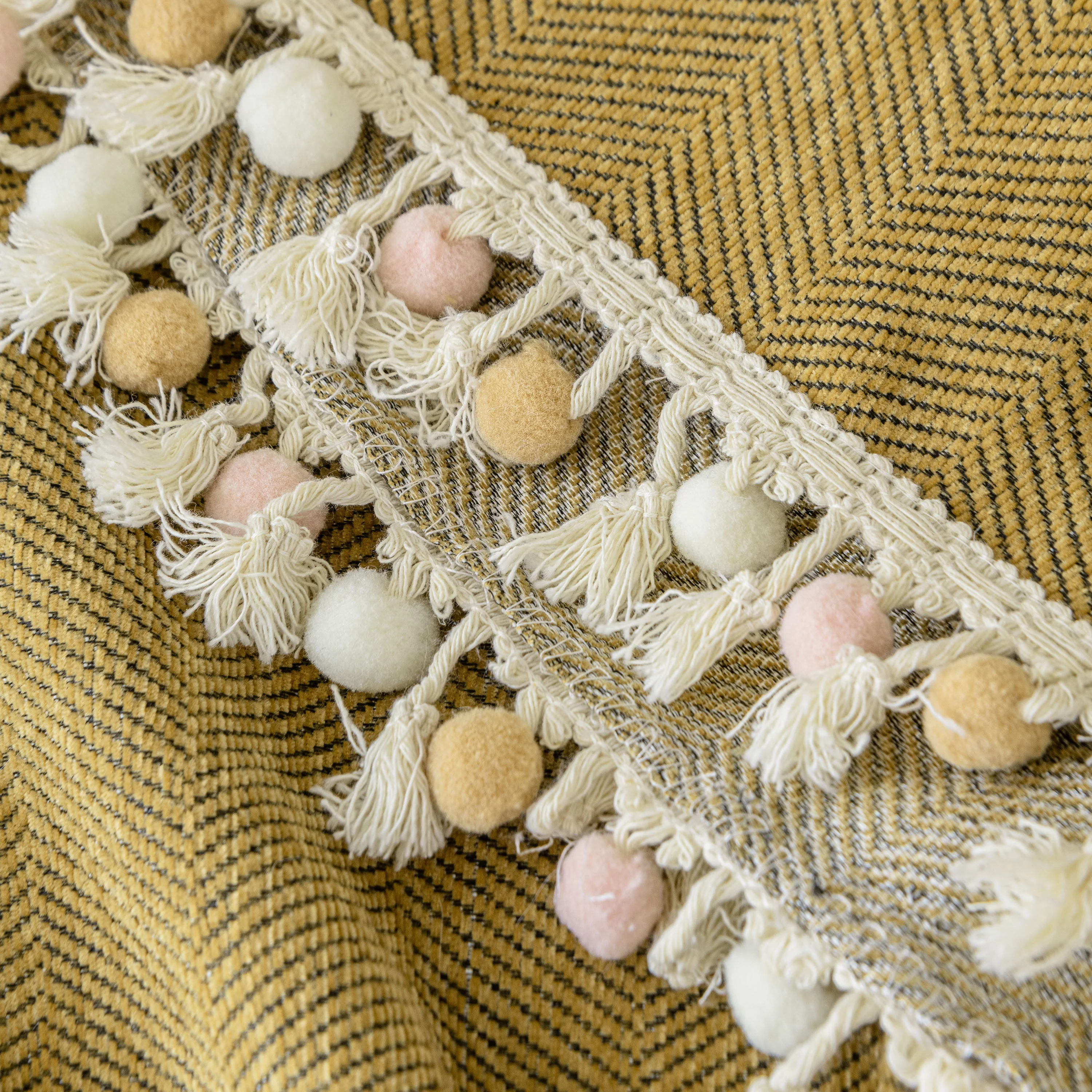 Boho Herringbone Sofa Throw Blanket with Pom Pom Tassels Stylish Furniture Slipcover - Image 118