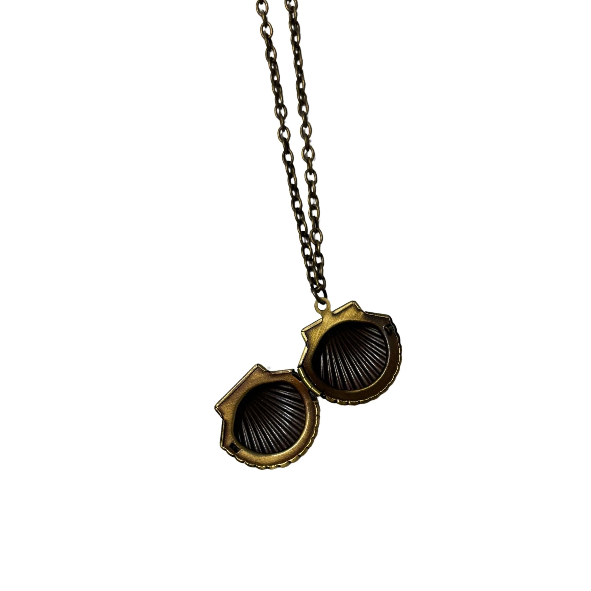 Bronze Seashell Locket Pendant Necklace | Vintage Ocean-Inspired Charm - Image 3