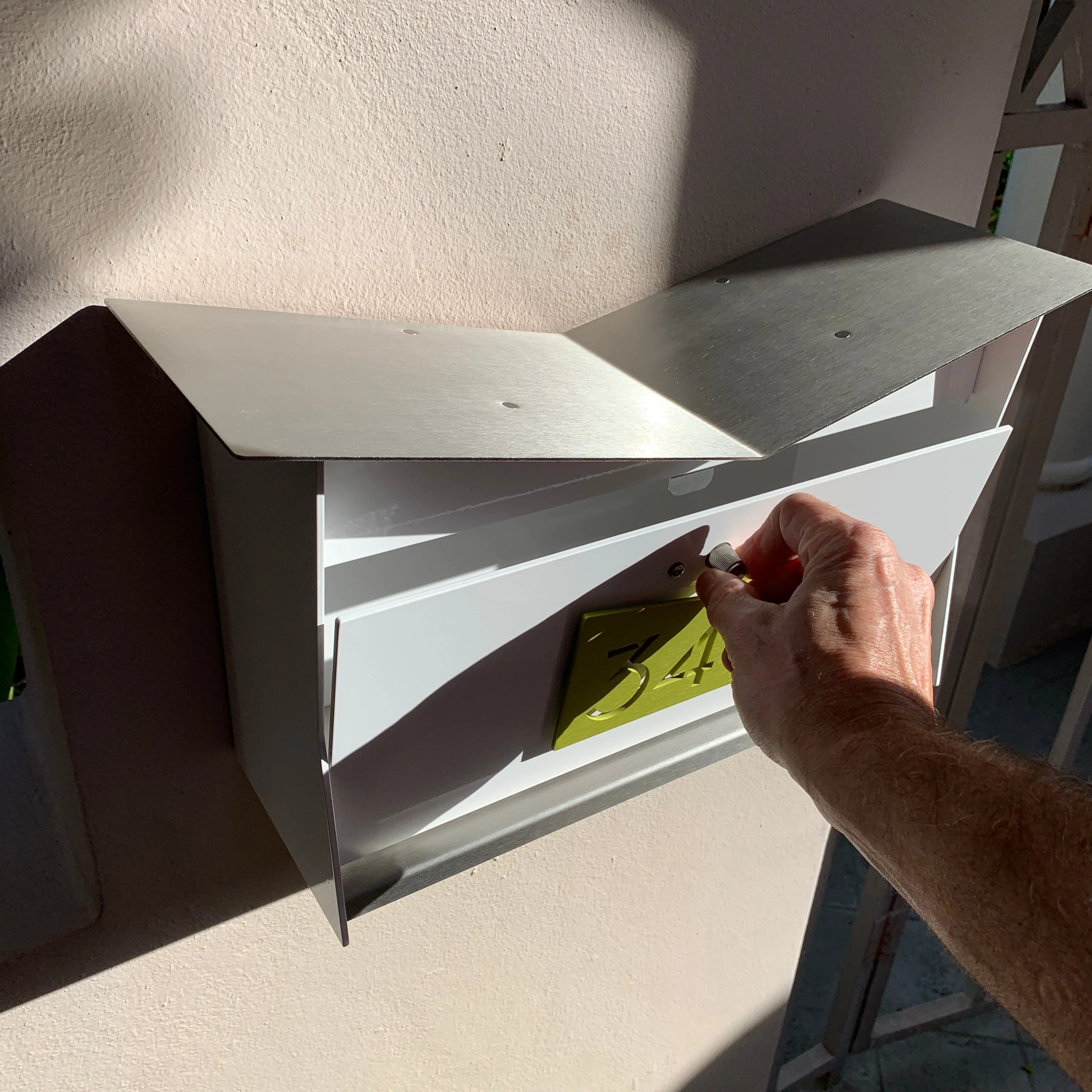 ButterFly Box in ARCTIC WHITE - Wall Mount Mailbox - Image 10