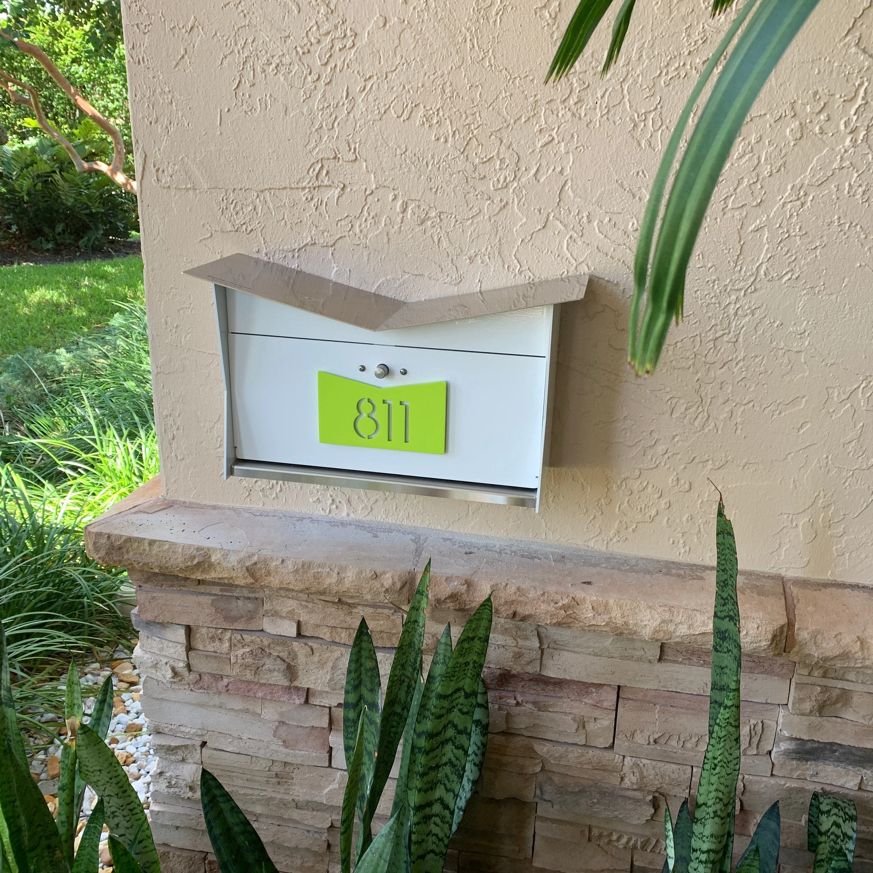 ButterFly Box in ARCTIC WHITE - Wall Mount Mailbox - Image 2