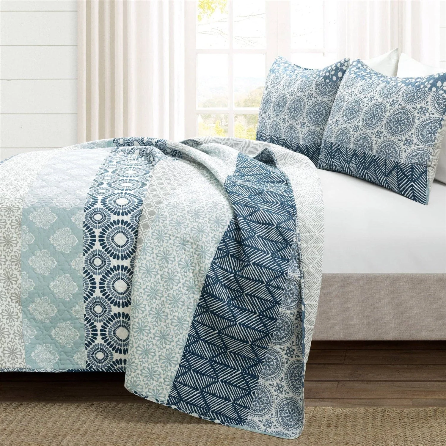 California King Lightweight 3 Piece Reversible Botanical Blue Damask Quilt Set - Image 2
