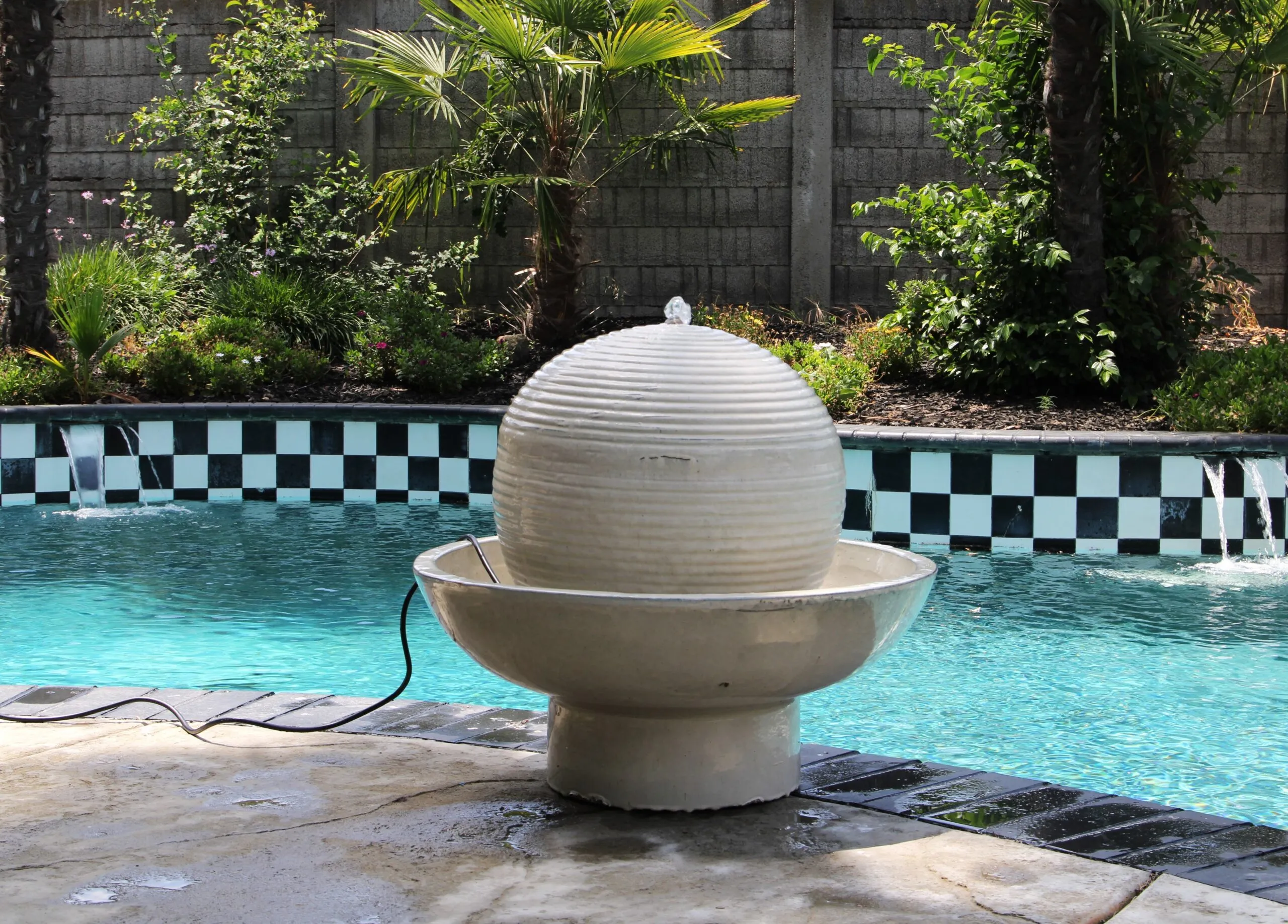 Cambria Sphere Fountain By Plantatorem - Image 5