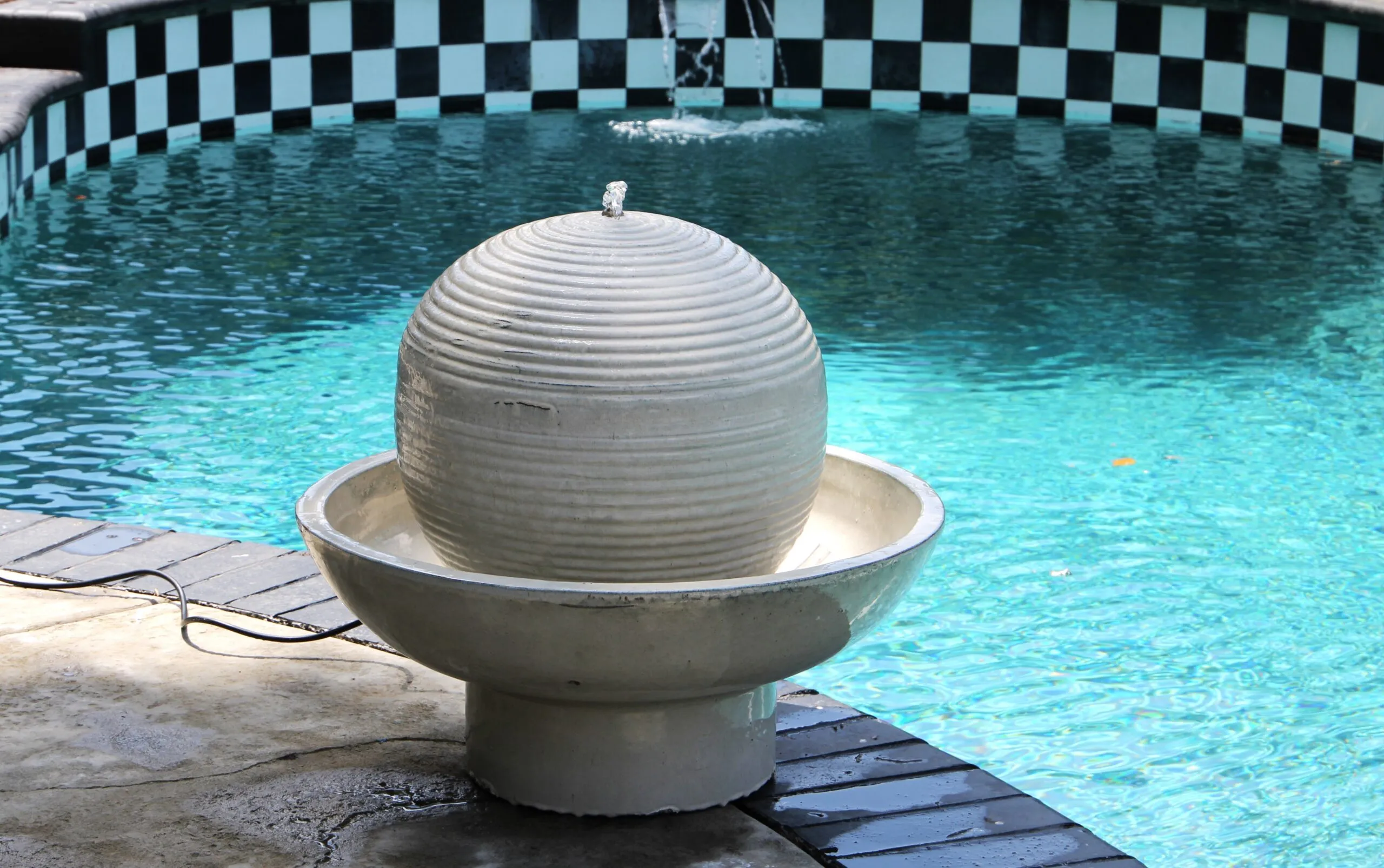 Cambria Sphere Fountain By Plantatorem - Image 7