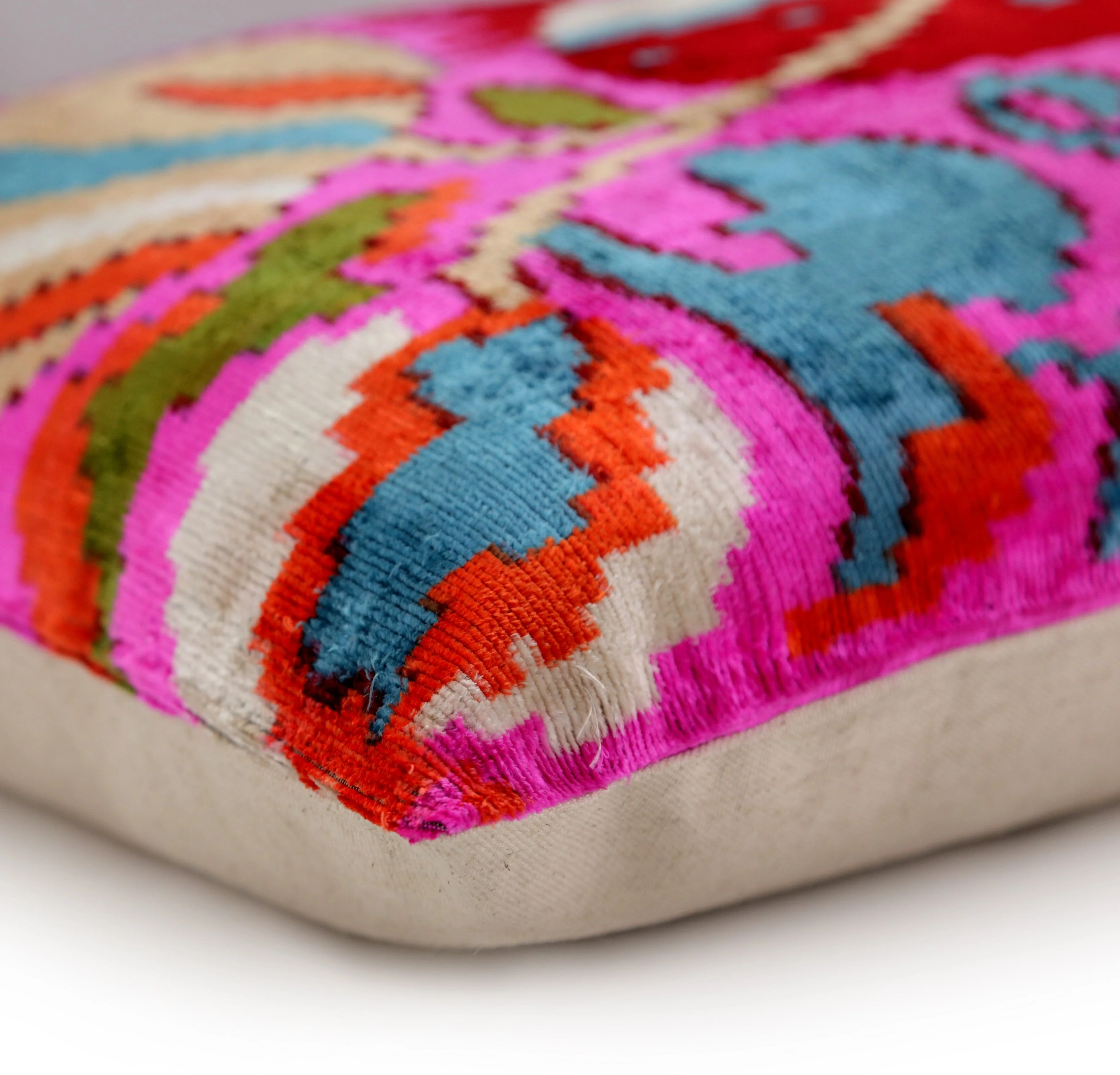Canvello 20x20 Pink Floral Silk Velvet Pillow – Handmade Uzbek Pattern - Image 7
