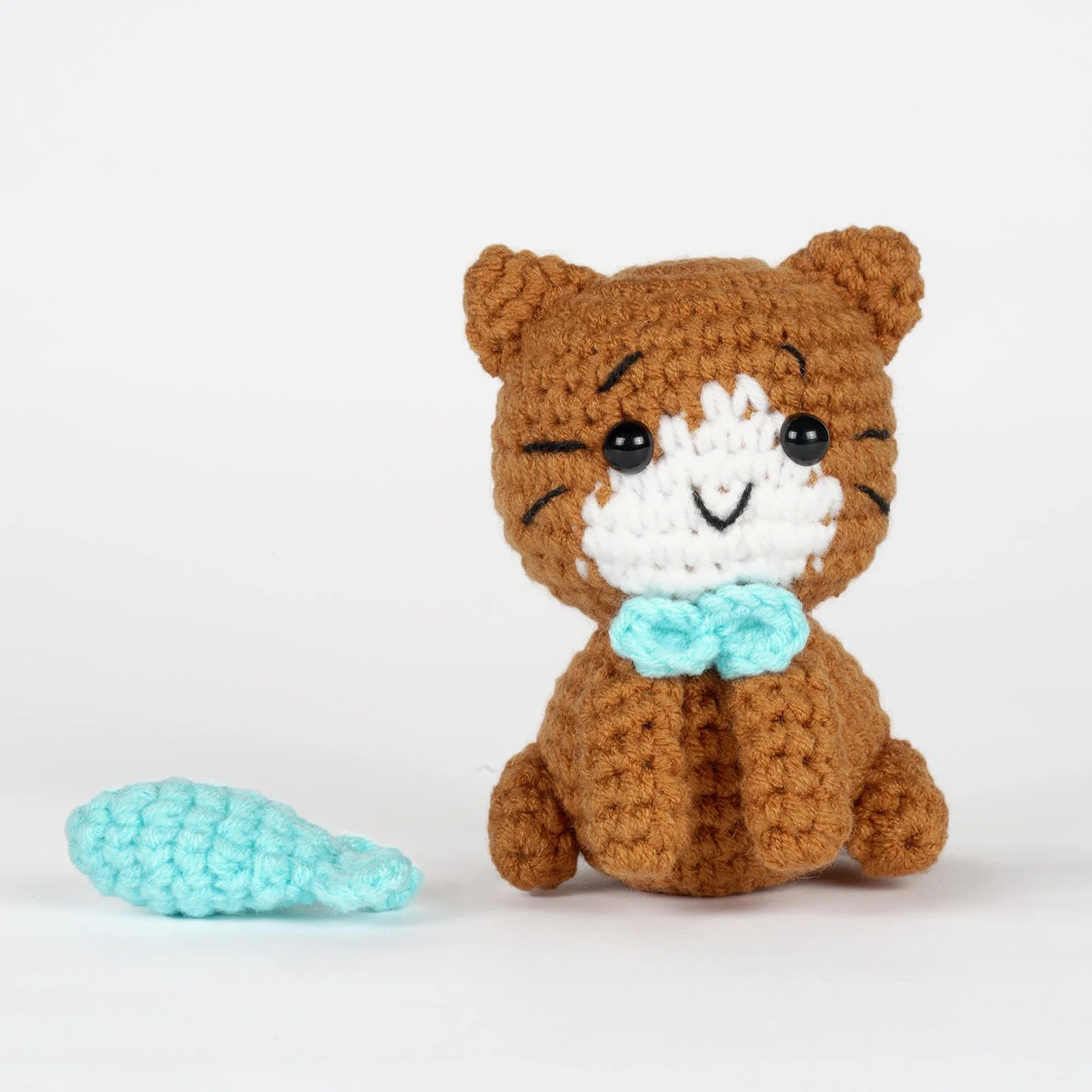 Cats Amigurumi DIY Crochet Kit Wizardi F07N8-M124 - Image 2