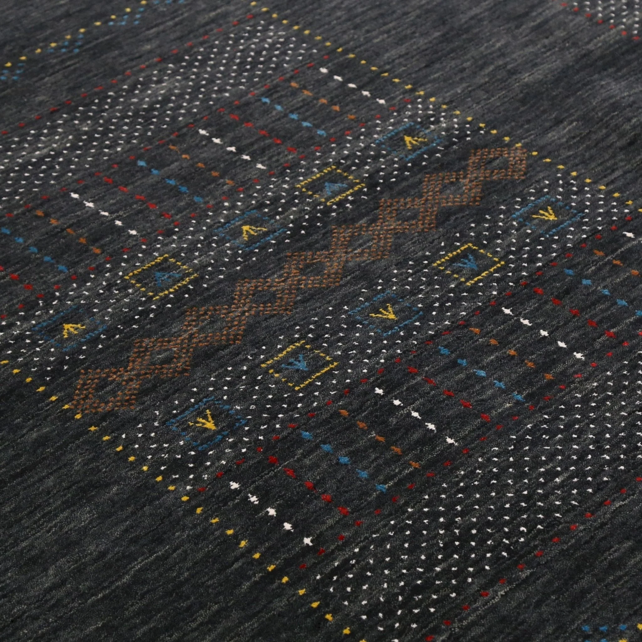 Charcoal Center Pattern Hand Loomed Wool Area Rug - Image 4