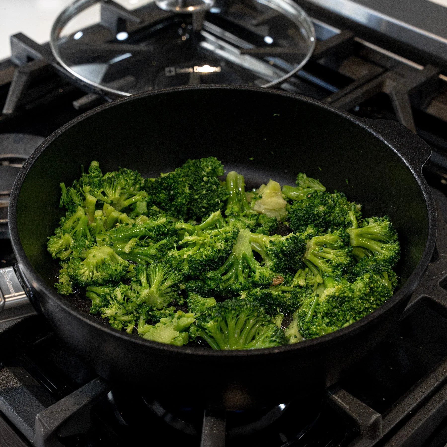 CHD Nonstick Saute Pan with Glass Lid - Image 7