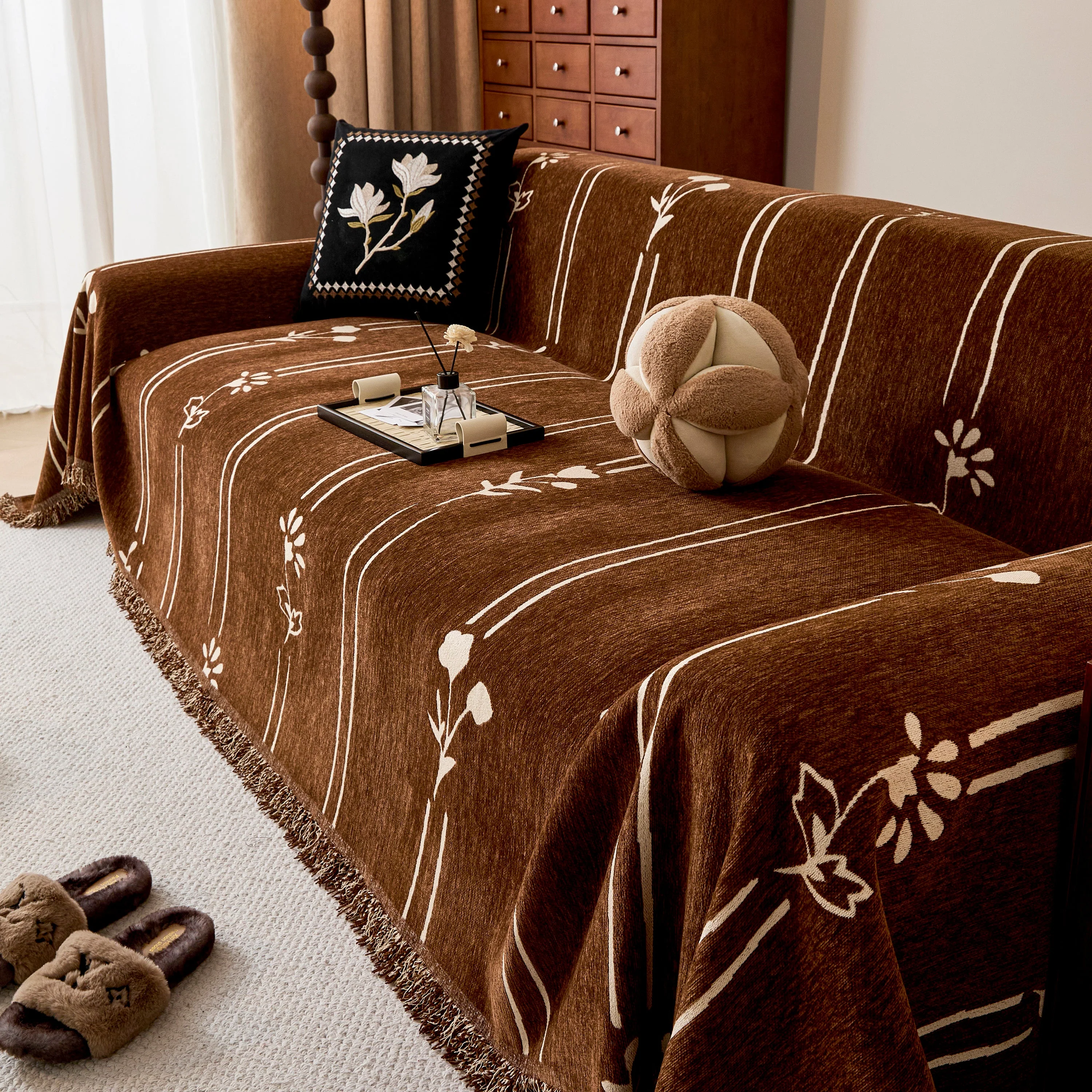 Chenille Jacquard Sofa Throw Cover with Tassel Soft Thick Couch Protector Blanket - Image 107