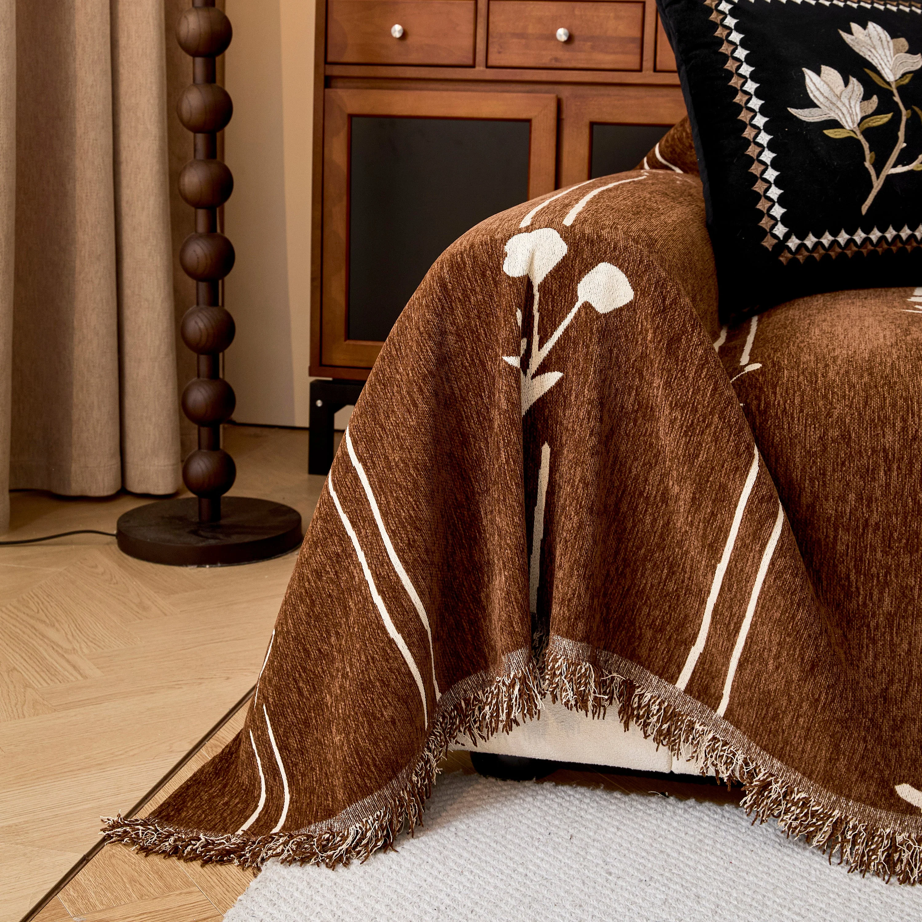 Chenille Jacquard Sofa Throw Cover with Tassel Soft Thick Couch Protector Blanket - Image 108