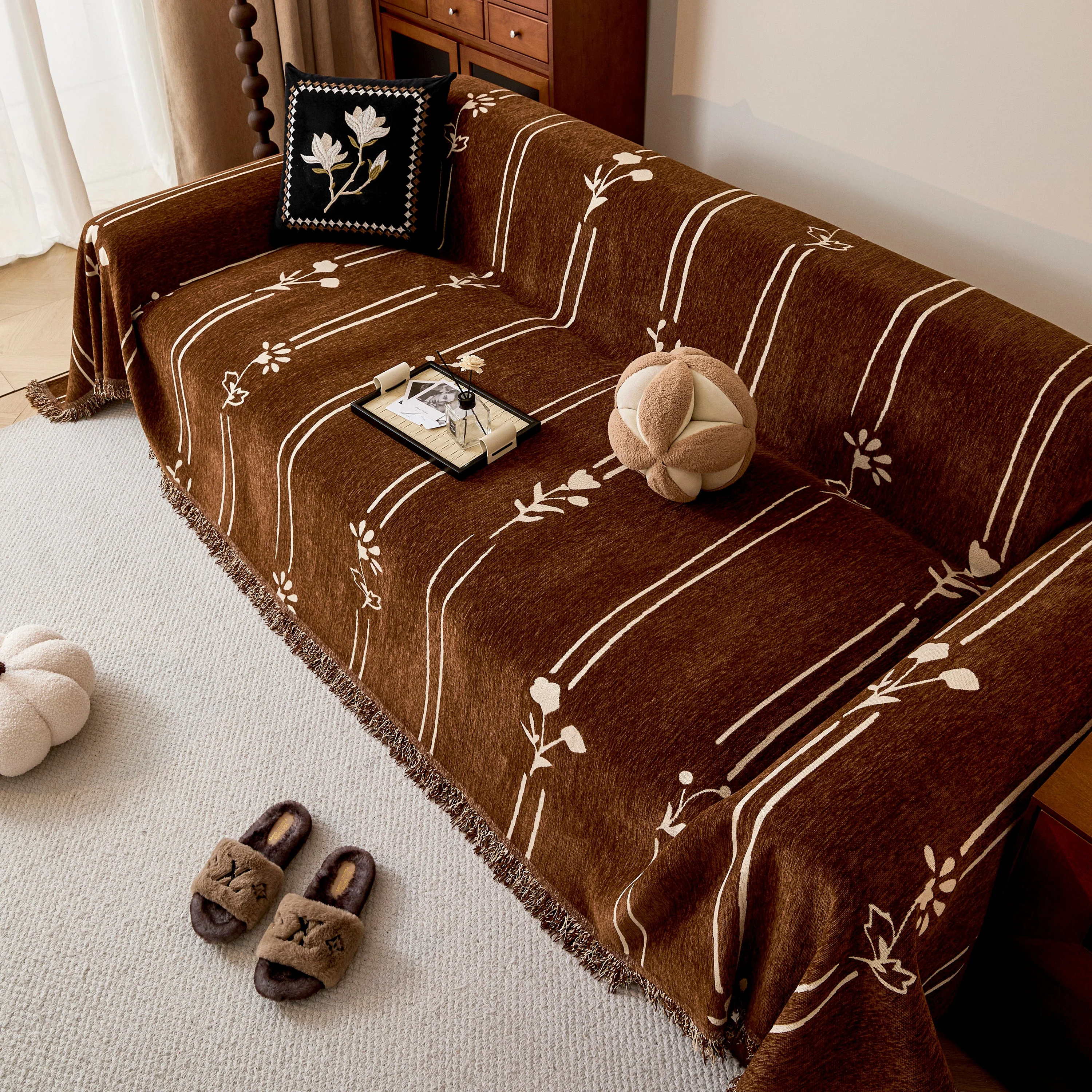 Chenille Jacquard Sofa Throw Cover with Tassel Soft Thick Couch Protector Blanket - Image 109