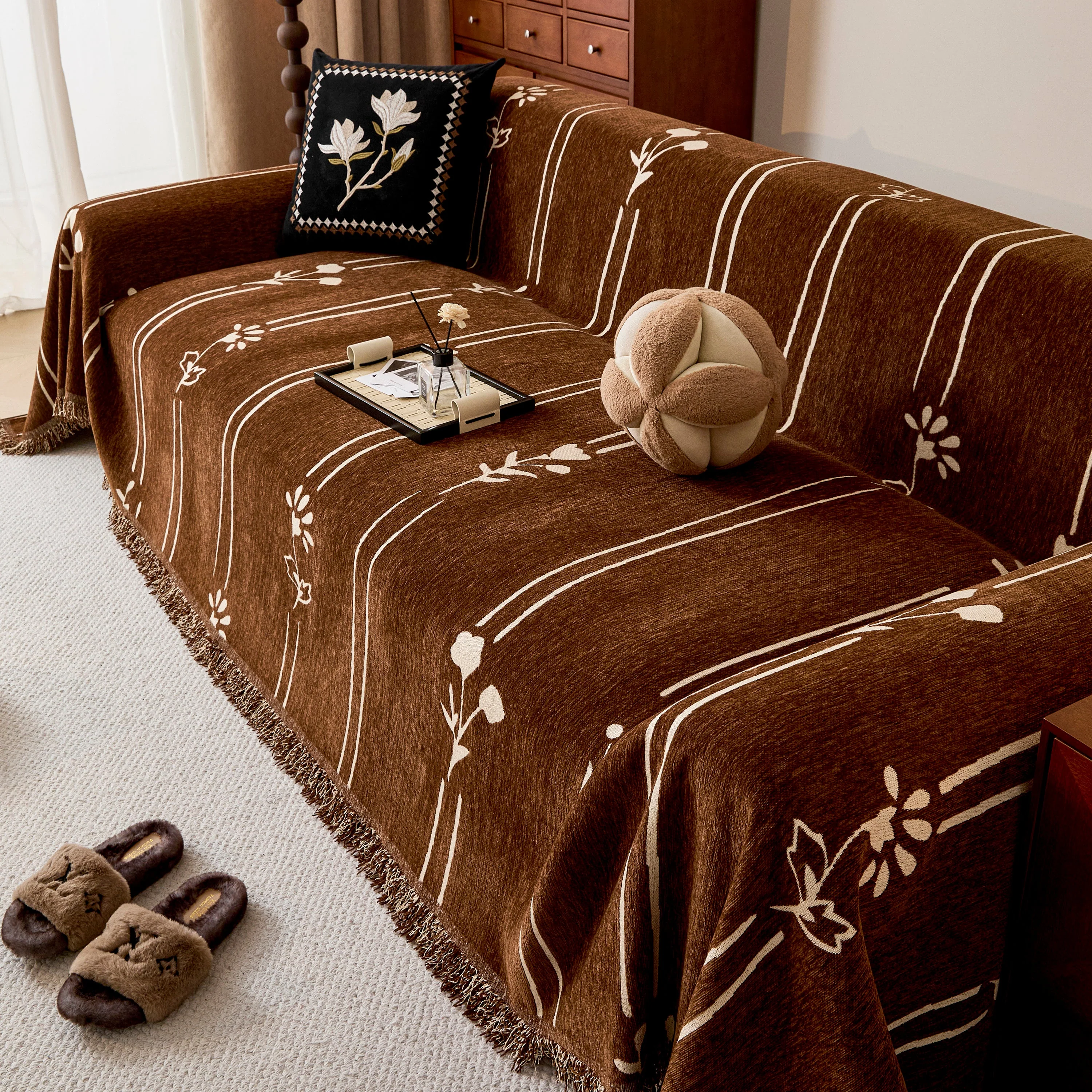 Chenille Jacquard Sofa Throw Cover with Tassel Soft Thick Couch Protector Blanket - Image 110