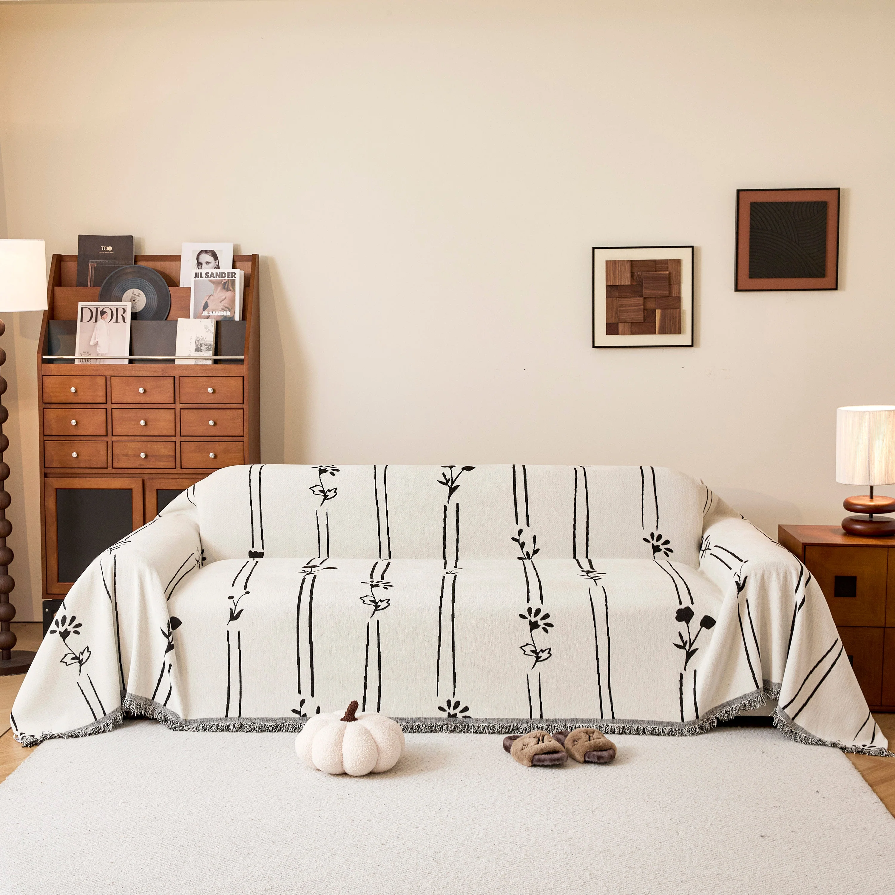 Chenille Jacquard Sofa Throw Cover with Tassel Soft Thick Couch Protector Blanket - Image 2