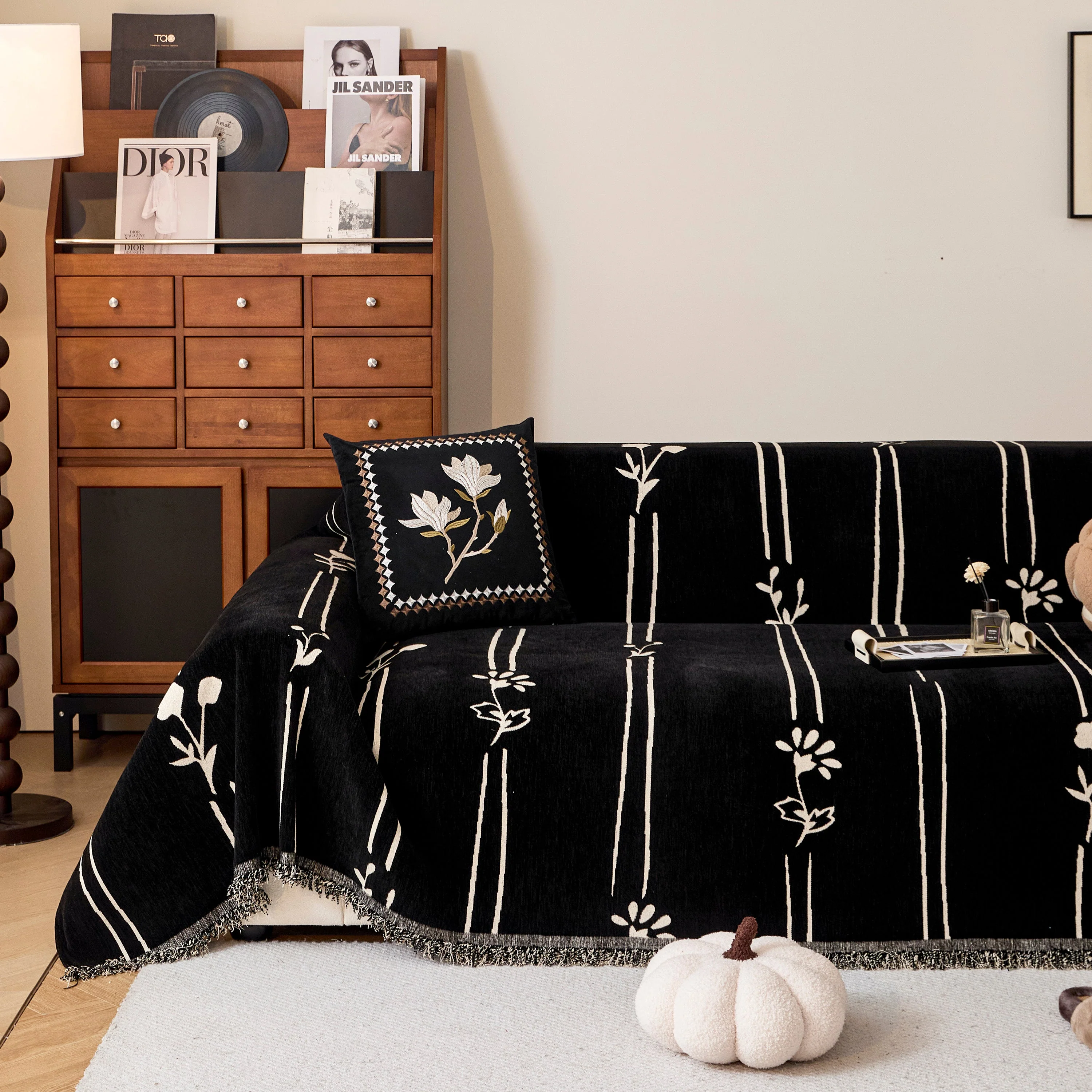 Chenille Jacquard Sofa Throw Cover with Tassel Soft Thick Couch Protector Blanket - Image 52