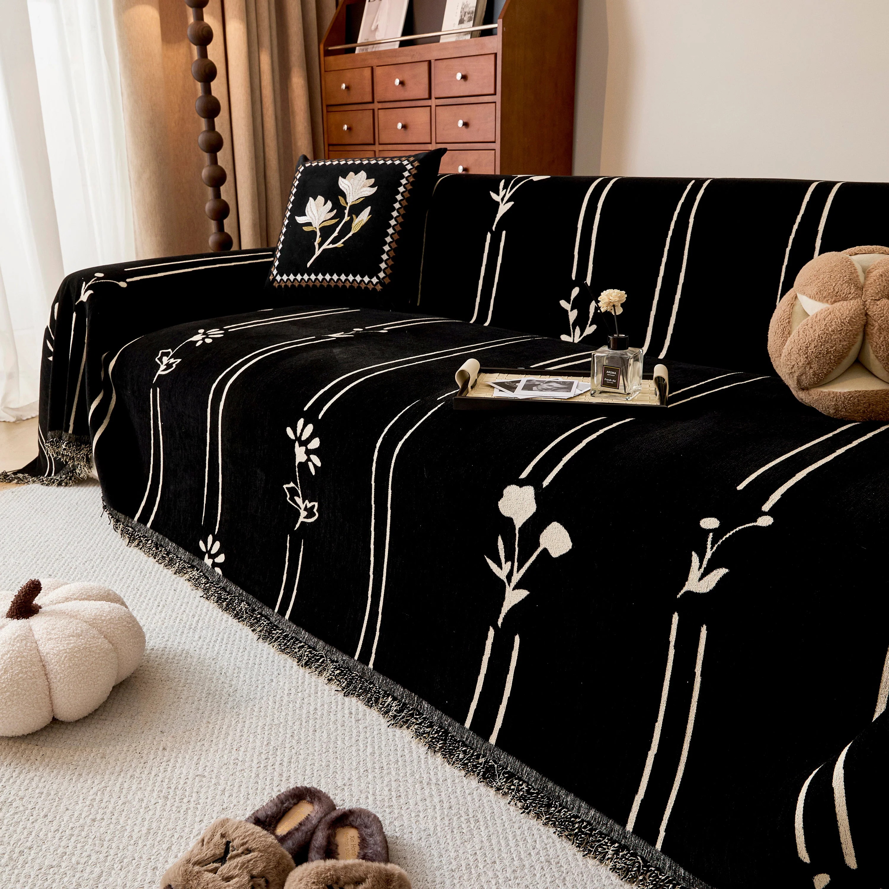 Chenille Jacquard Sofa Throw Cover with Tassel Soft Thick Couch Protector Blanket - Image 56