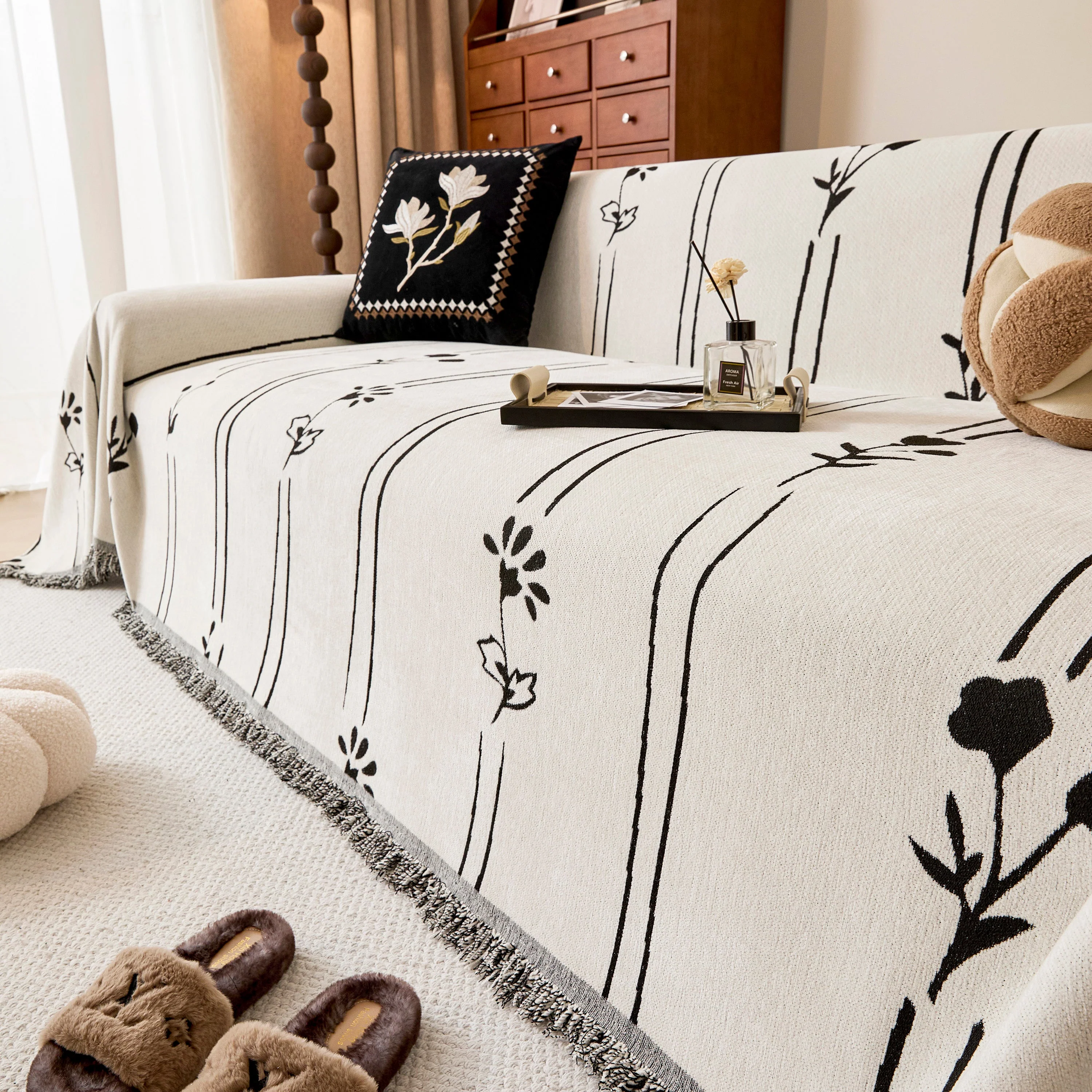 Chenille Jacquard Sofa Throw Cover with Tassel Soft Thick Couch Protector Blanket - Image 7