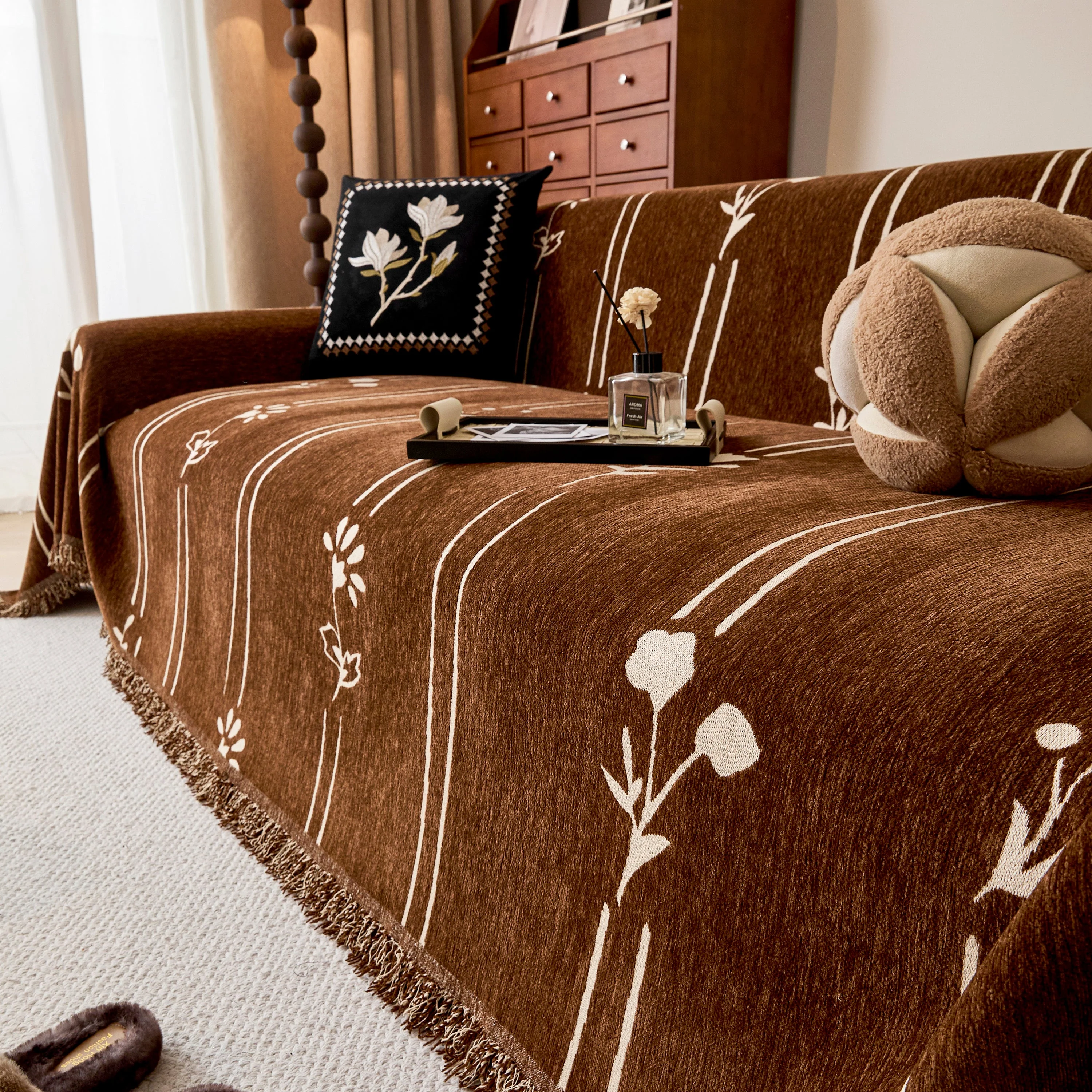 Chenille Jacquard Sofa Throw Cover with Tassel Soft Thick Couch Protector Blanket - Image 73