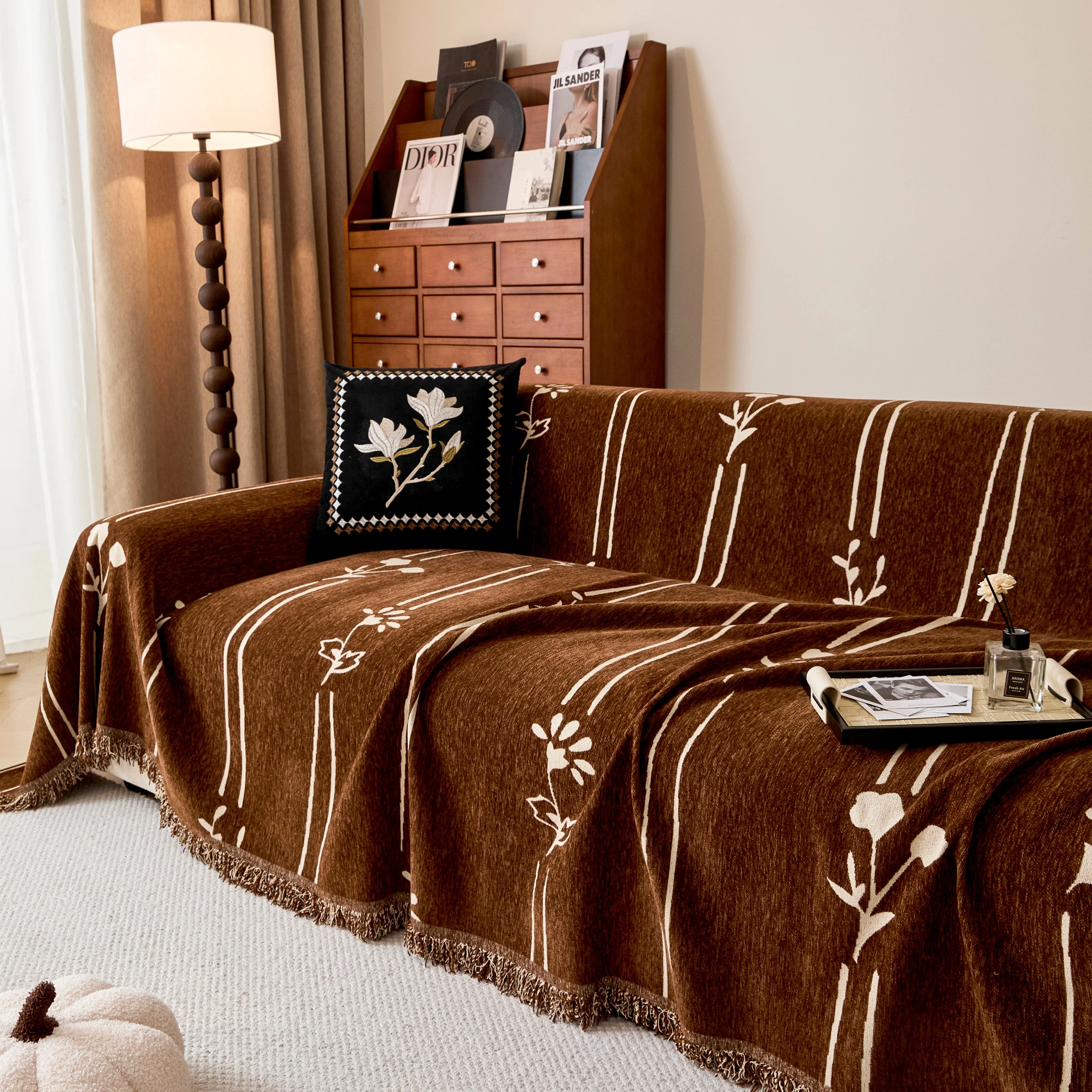Chenille Jacquard Sofa Throw Cover with Tassel Soft Thick Couch Protector Blanket - Image 77
