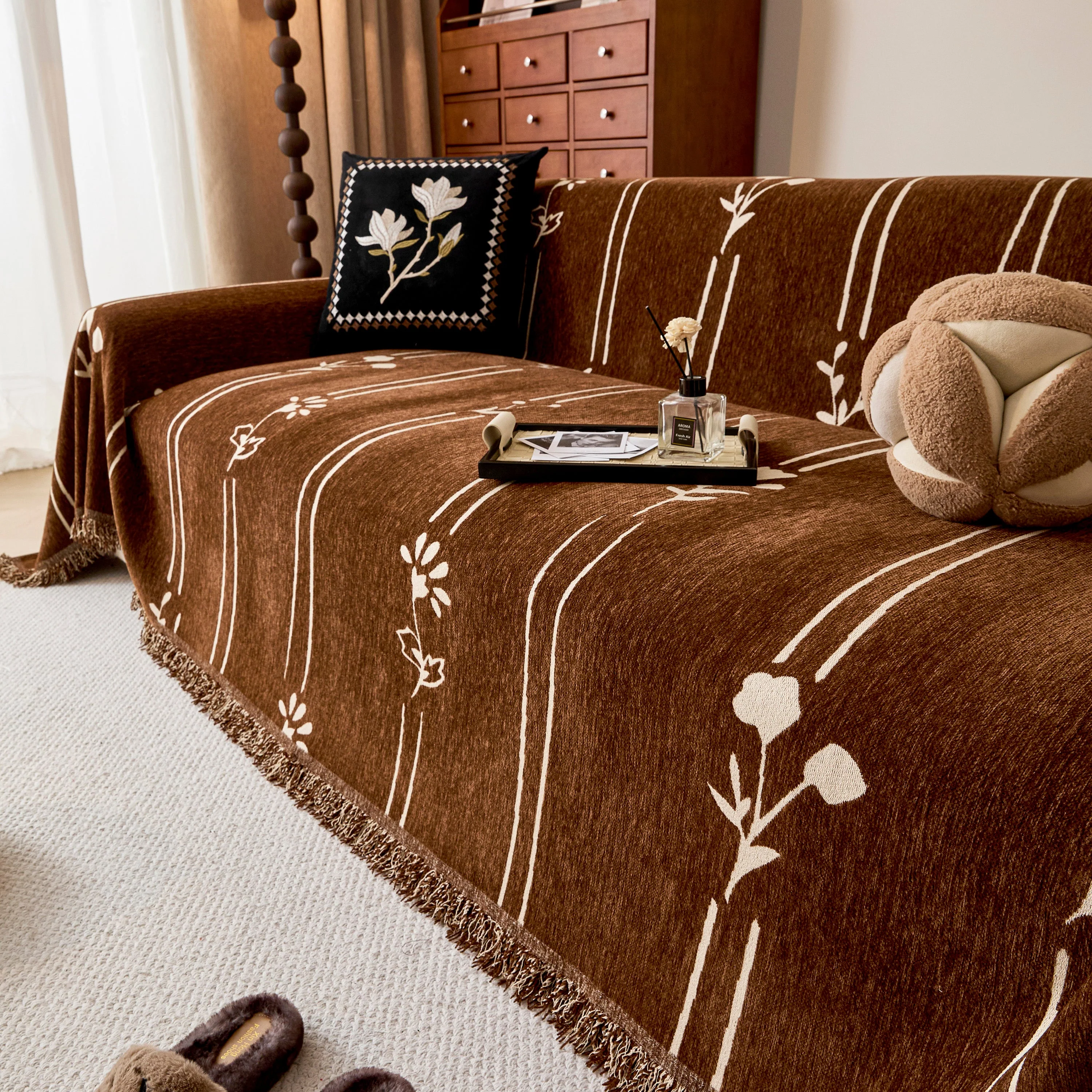Chenille Jacquard Sofa Throw Cover with Tassel Soft Thick Couch Protector Blanket - Image 88
