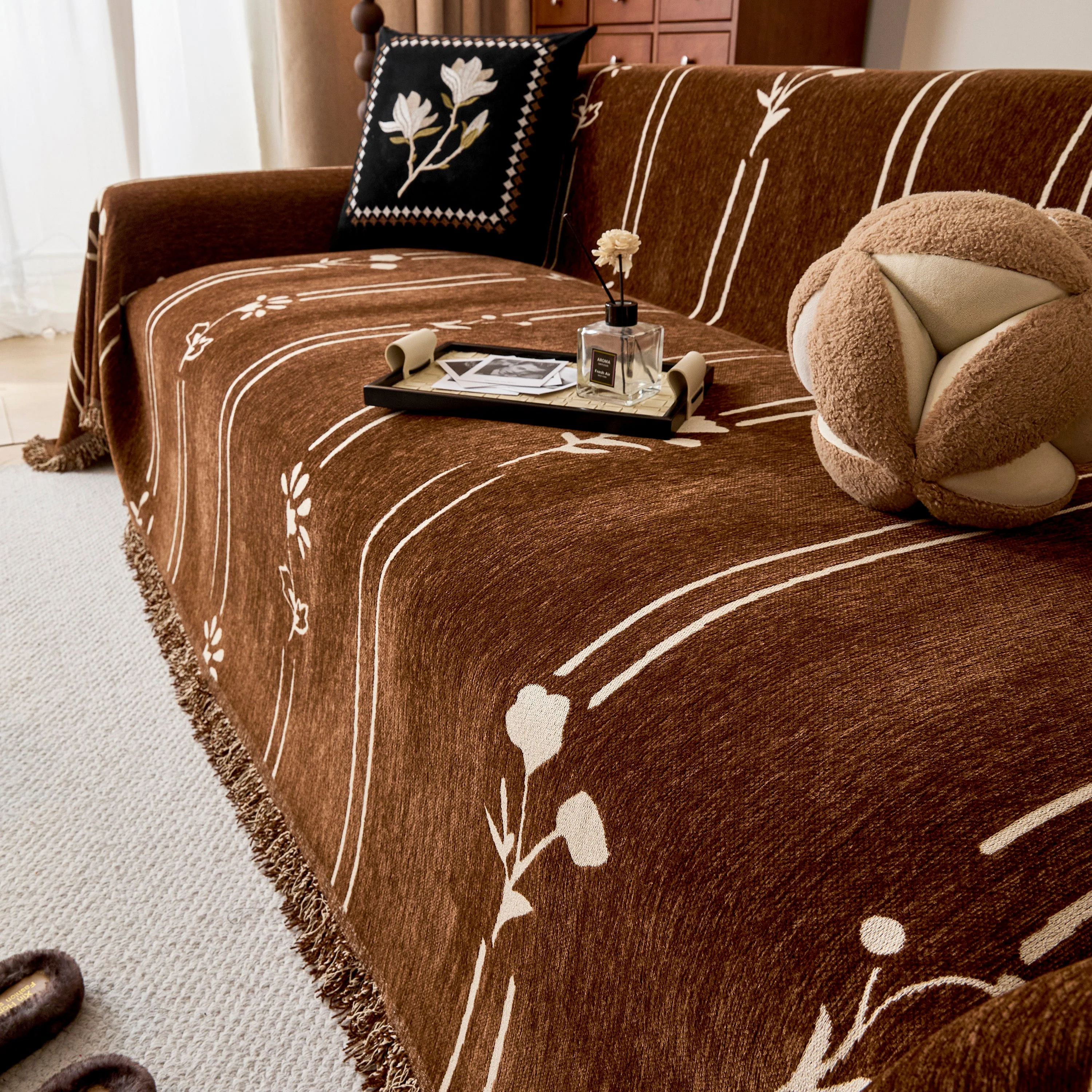 Chenille Jacquard Sofa Throw Cover with Tassel Soft Thick Couch Protector Blanket - Image 95