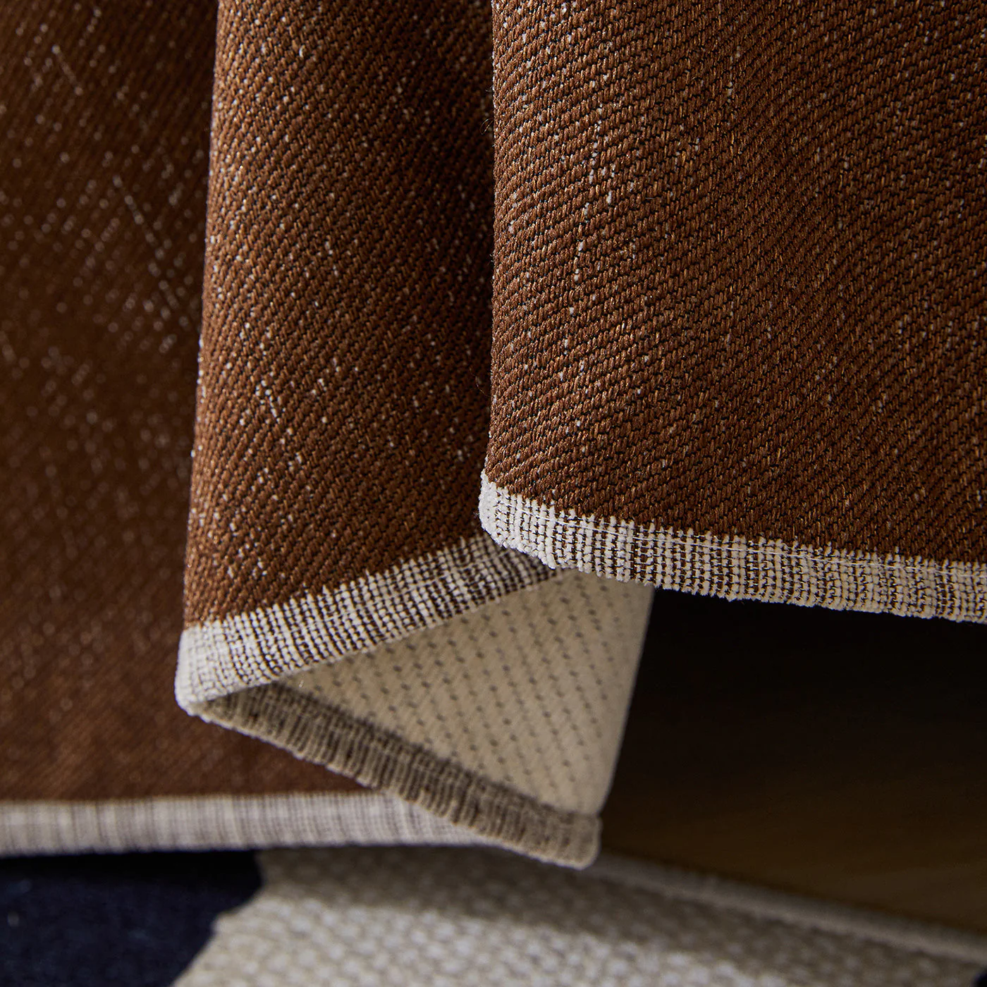 Chenille Minimalist Wavy Sofa Throw Cover, Cozy Blankets for Couch, Machine Washable Couch Protector - Image 3