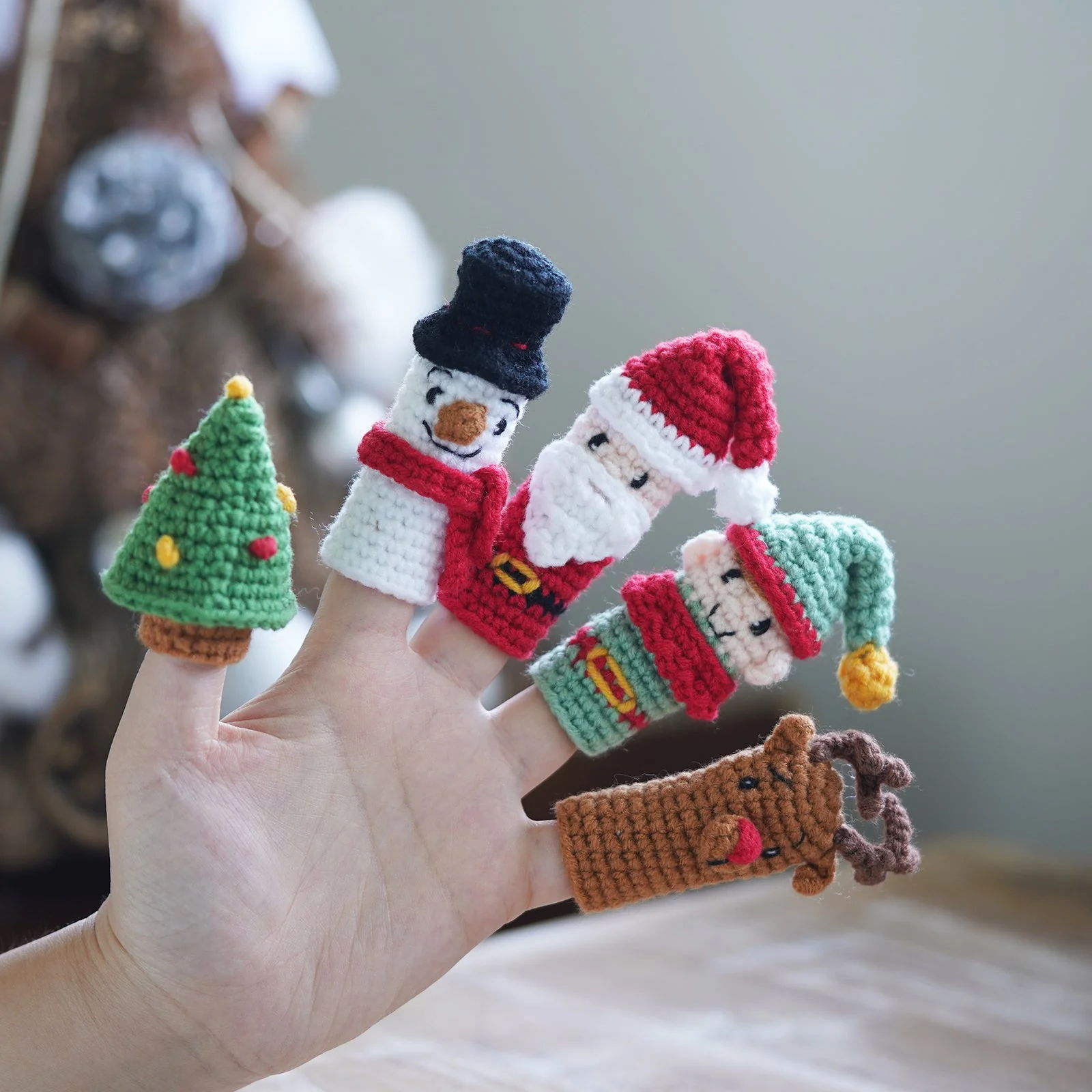 Christmas Amigurumi DIY Crochet Kit Wizardi F07N8-M238 - Image 3