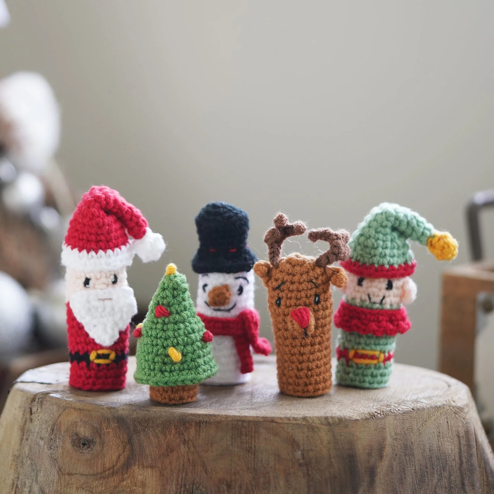 Christmas Amigurumi DIY Crochet Kit Wizardi F07N8-M238 - Image 4