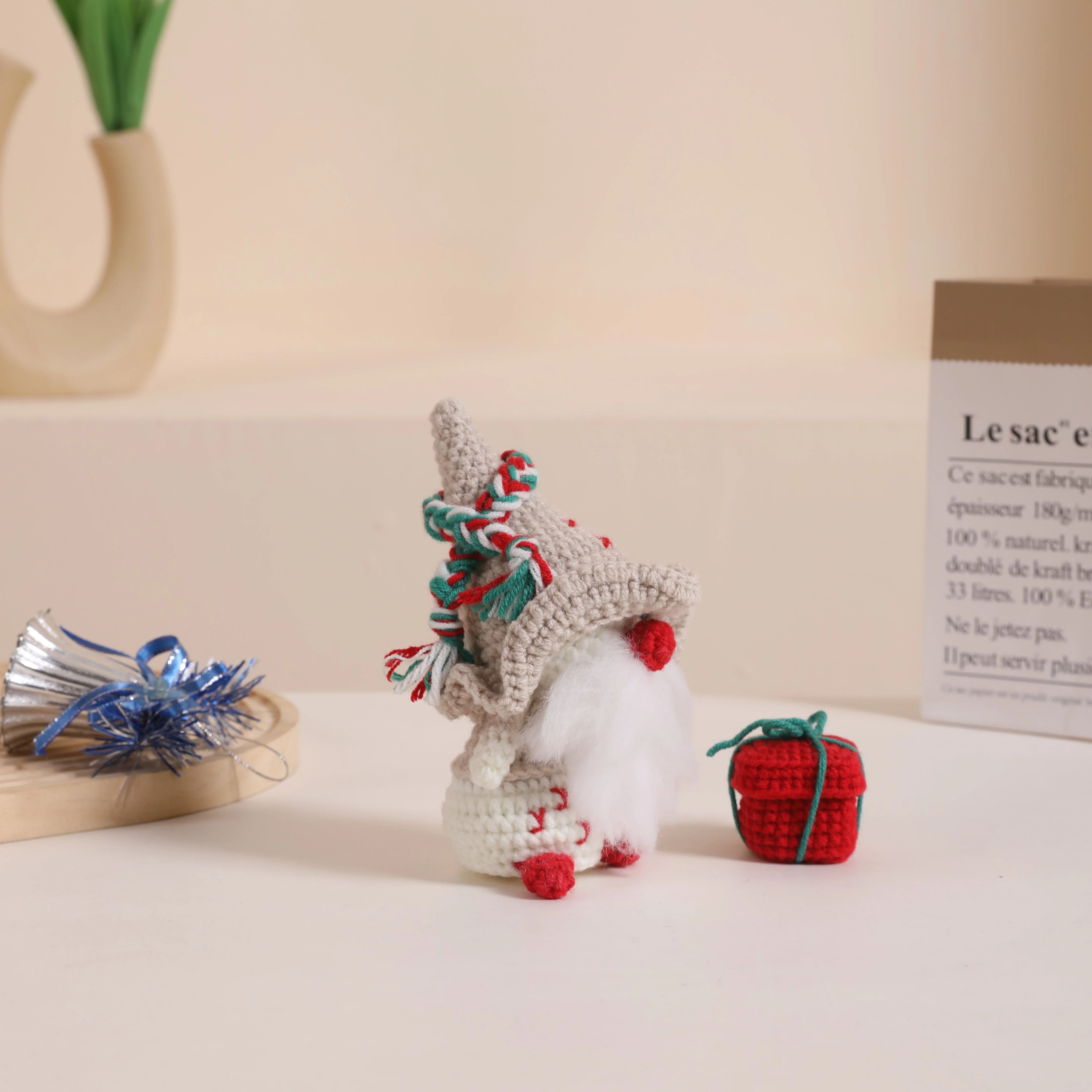 Christmas Gnomes Amigurumi DIY Crochet Kit Wizardi F07N8-M164 - Image 3