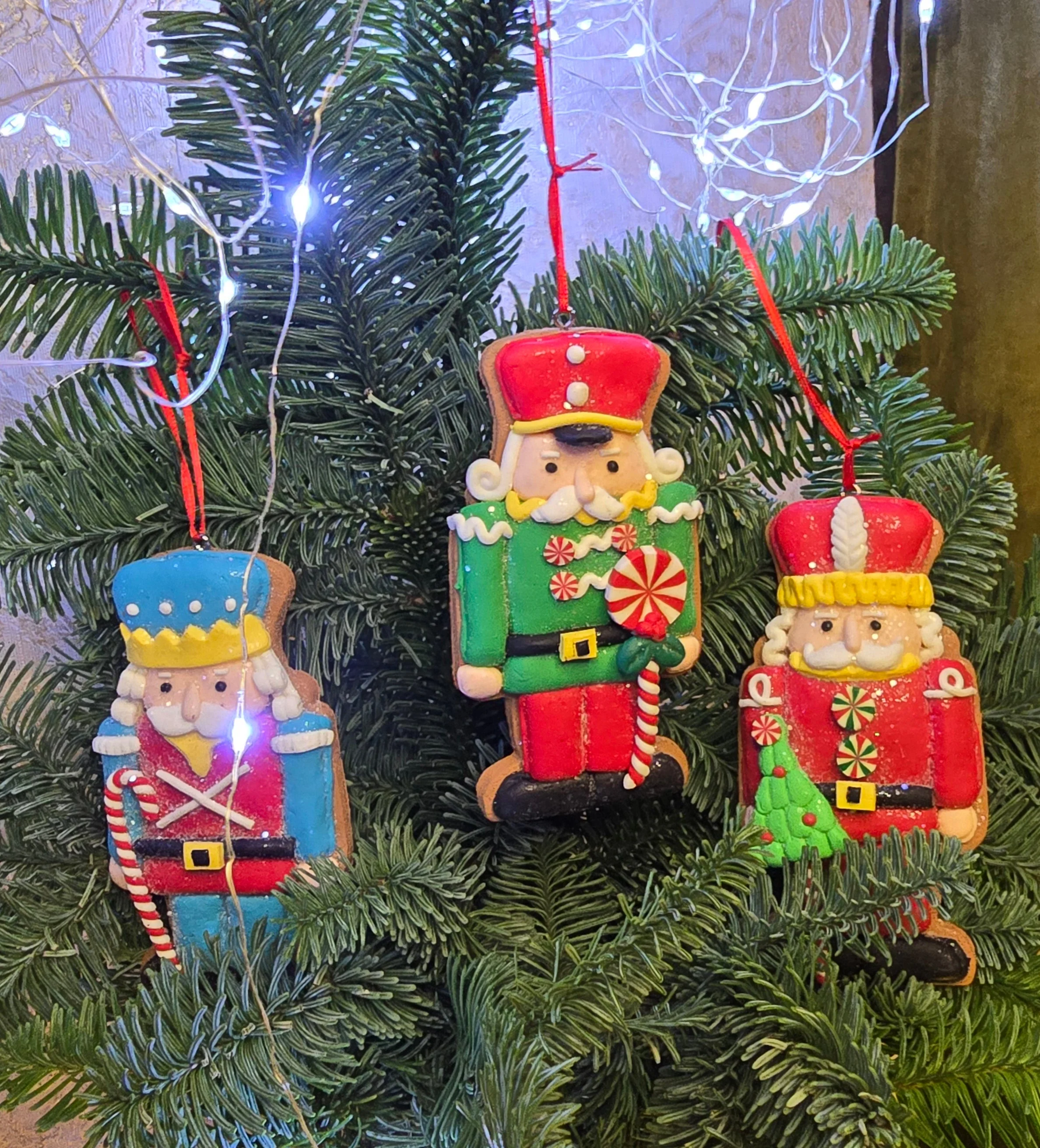 Christmas Ornament- Gingerbread Red Soldier. Wizardi Festive Decoration F07-N2-4-A2584A - Image 3