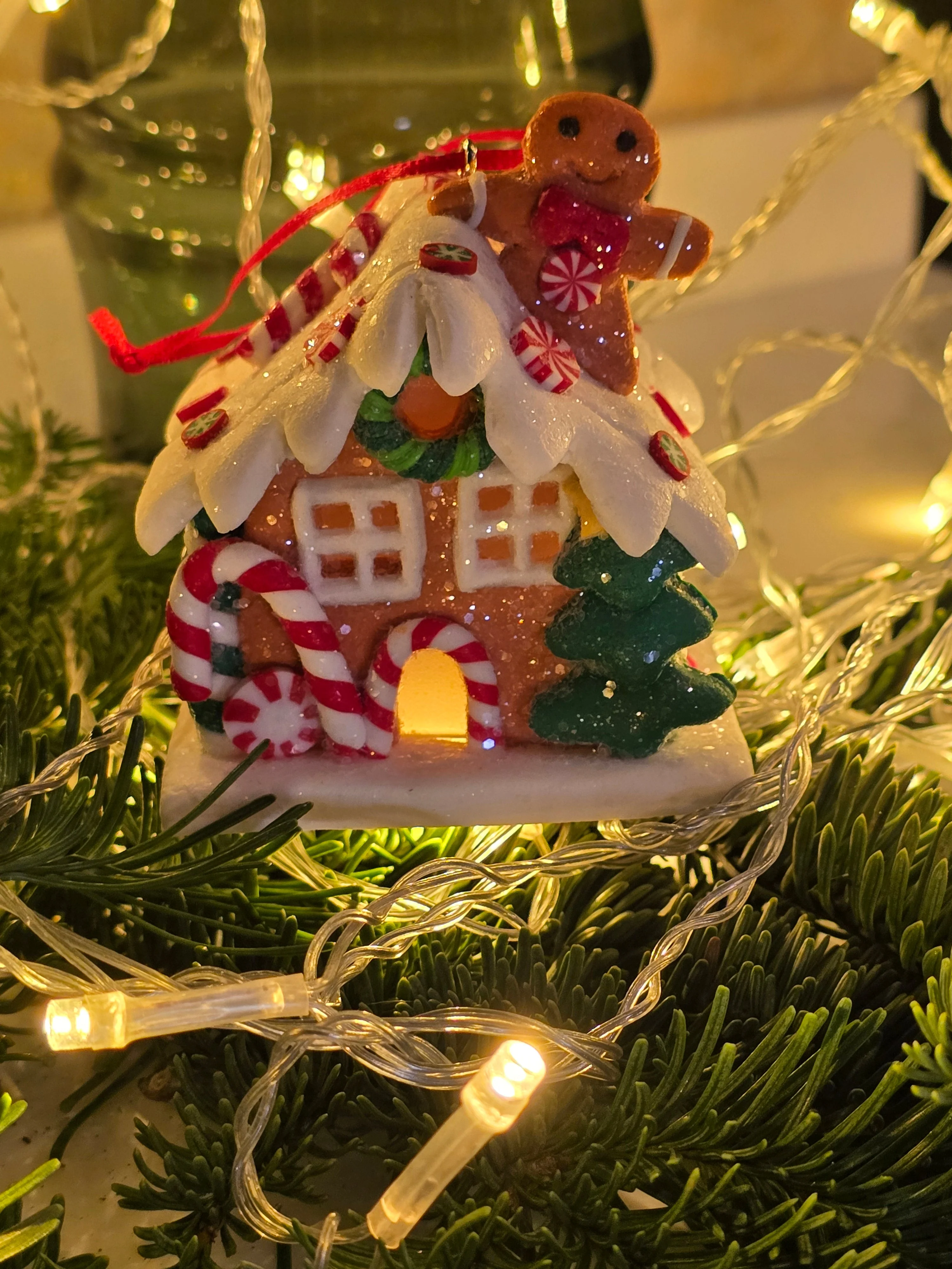 Christmas Ornament - Gingerbread Snow House with Gingerbread Man. Wizardi Festive Decoration F07-N2-18-EE403B - Image 2