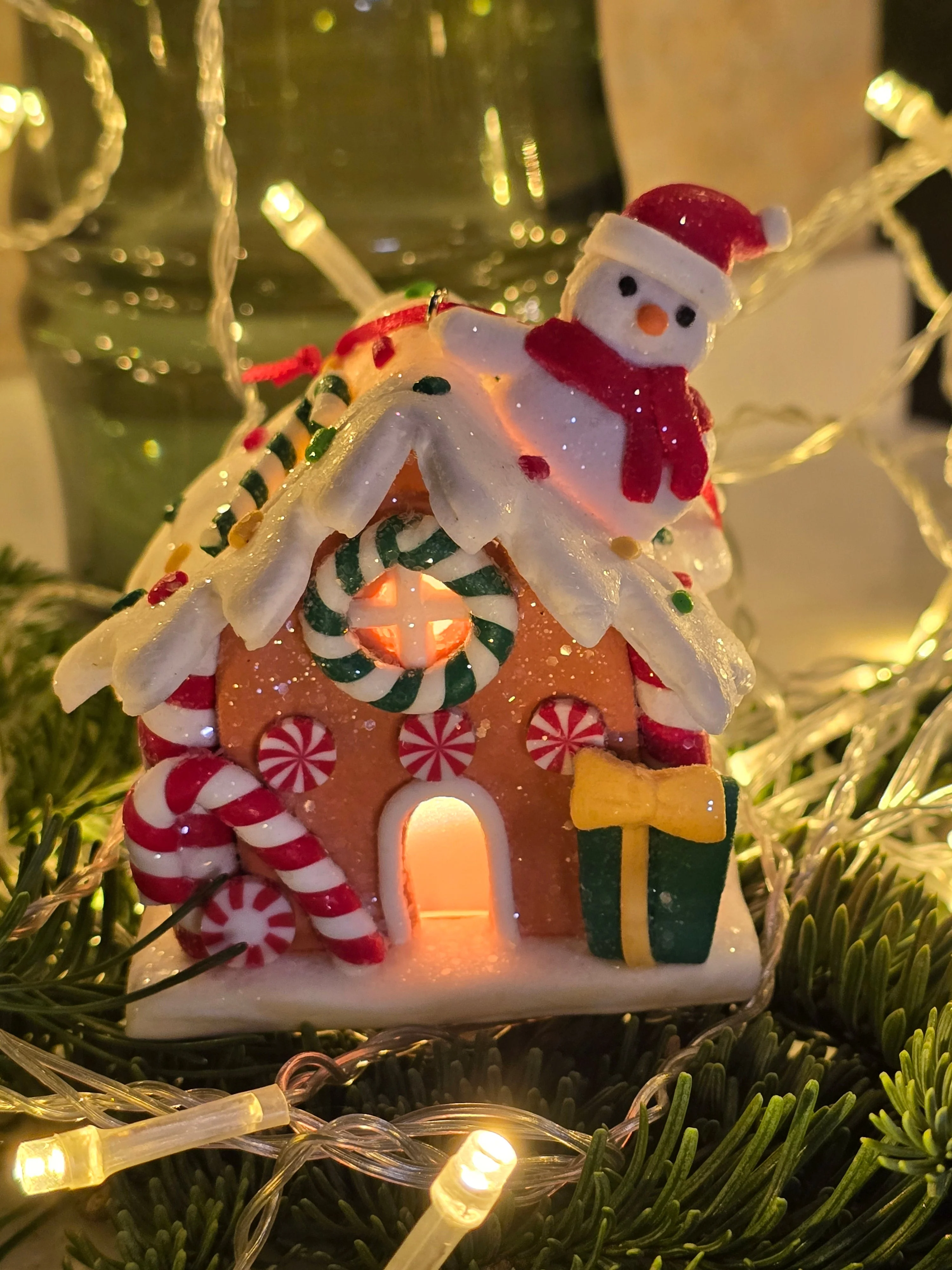 Christmas Ornament - Gingerbread Snow House with Snowman. Wizardi Festive Decoration F07-N2-18-EE403C - Image 2
