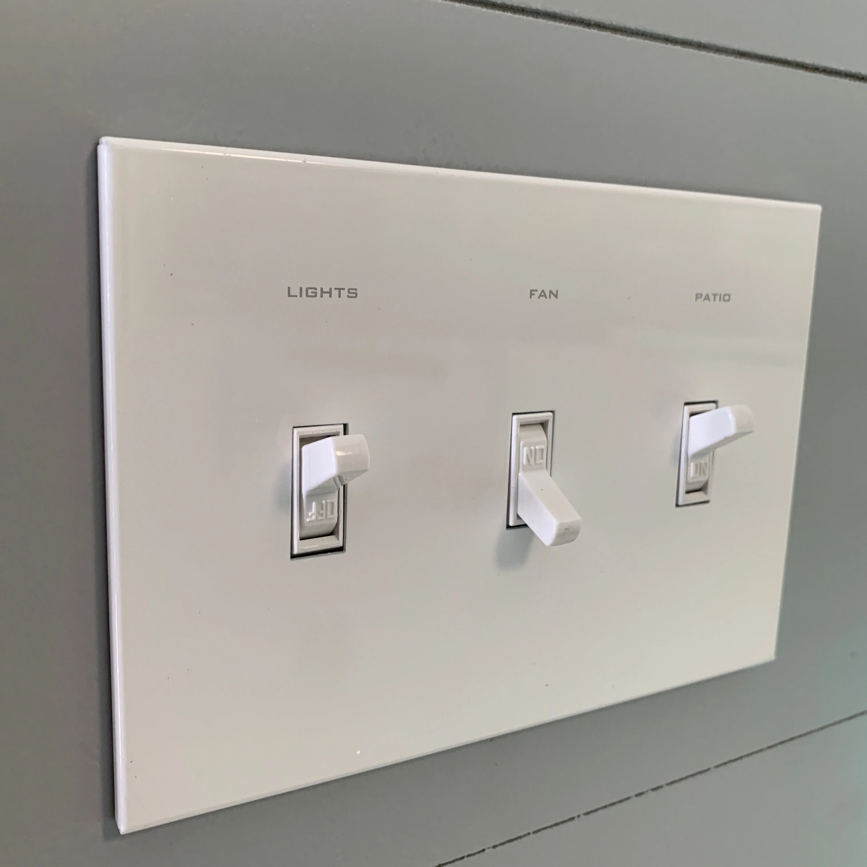 CleanPlate Classic Wall Plate in Contemporary White for Toggle Switches - Image 11
