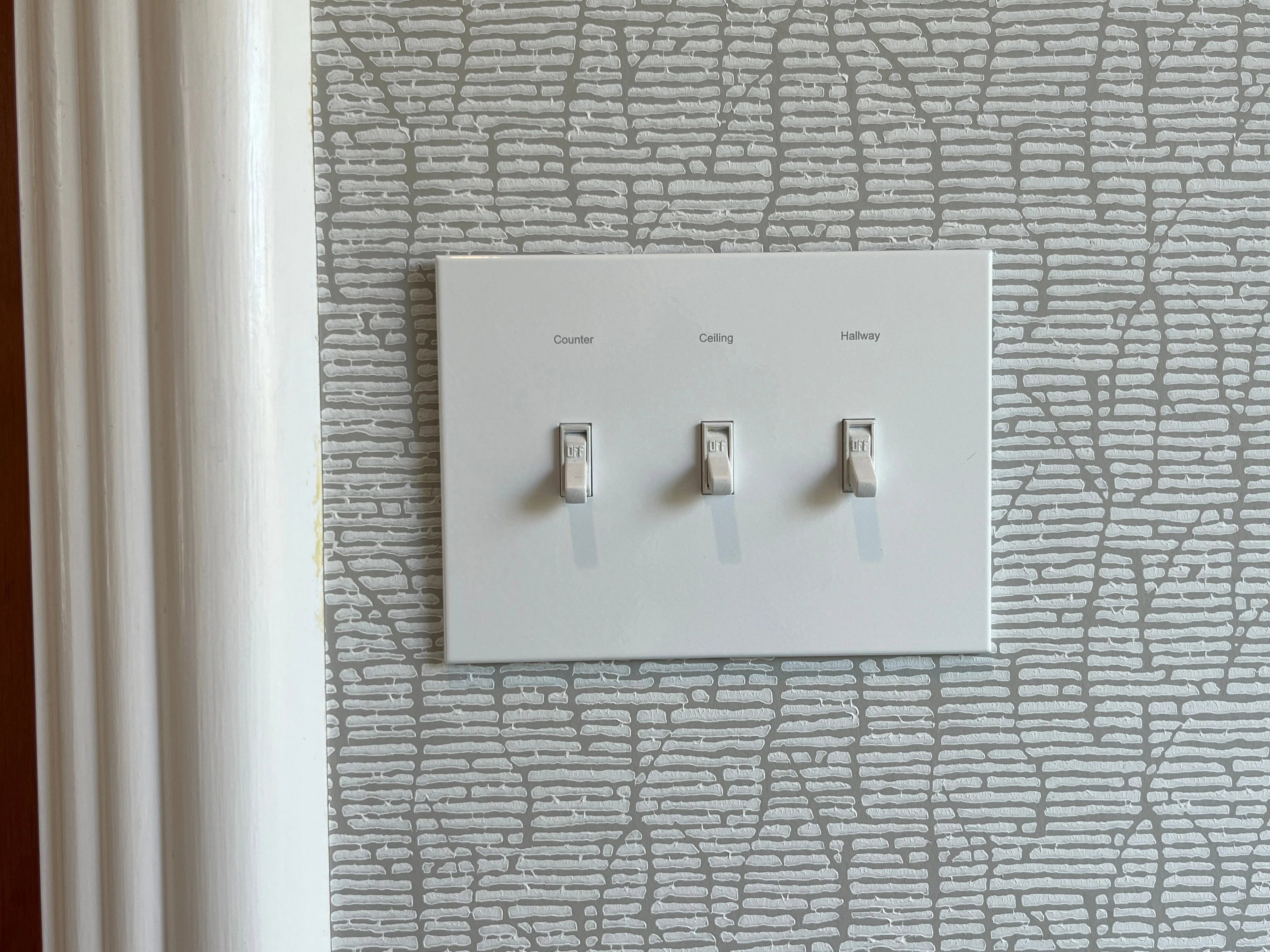 CleanPlate Classic Wall Plate in Contemporary White for Toggle Switches - Image 7